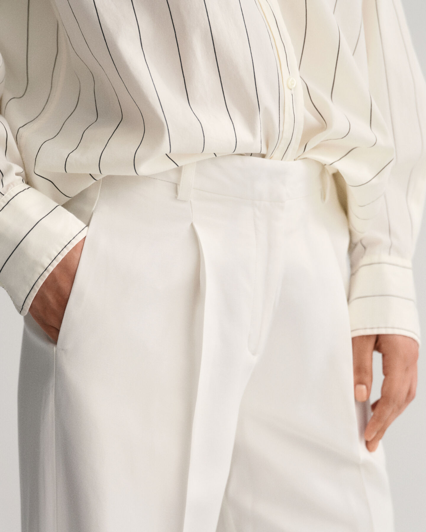 Relaxed Fit broek met plooien