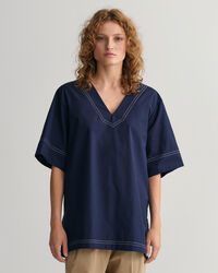 Top met V-hals, korte mouwen en contrasterend stiksel