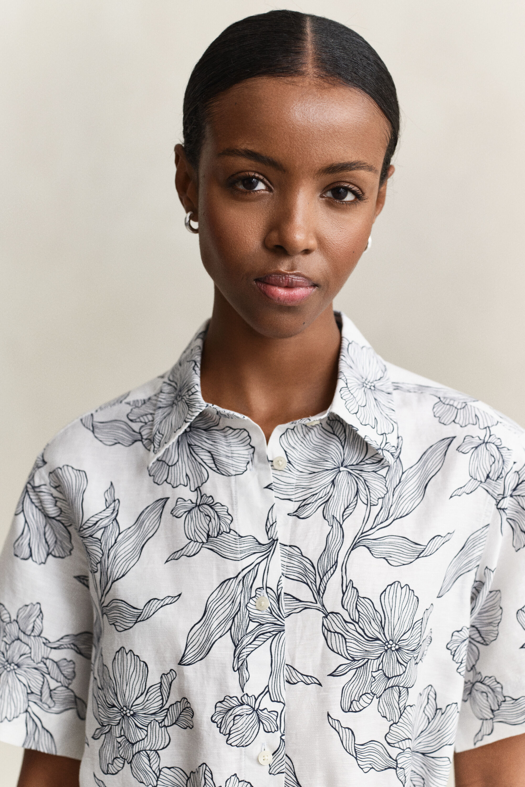 Gebloemde linnen overoverhemdjurk