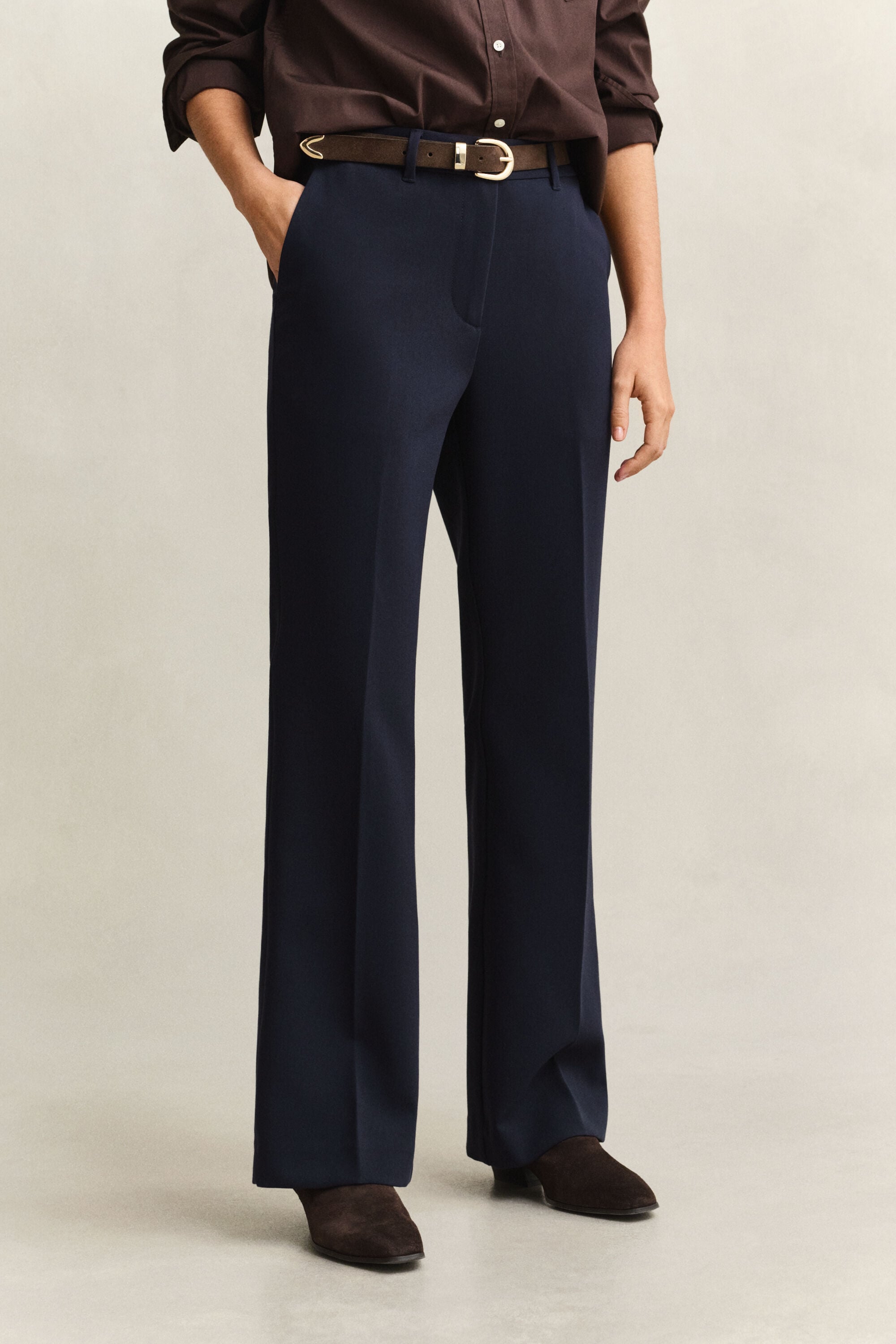 Nette nauwsluitende flared broek