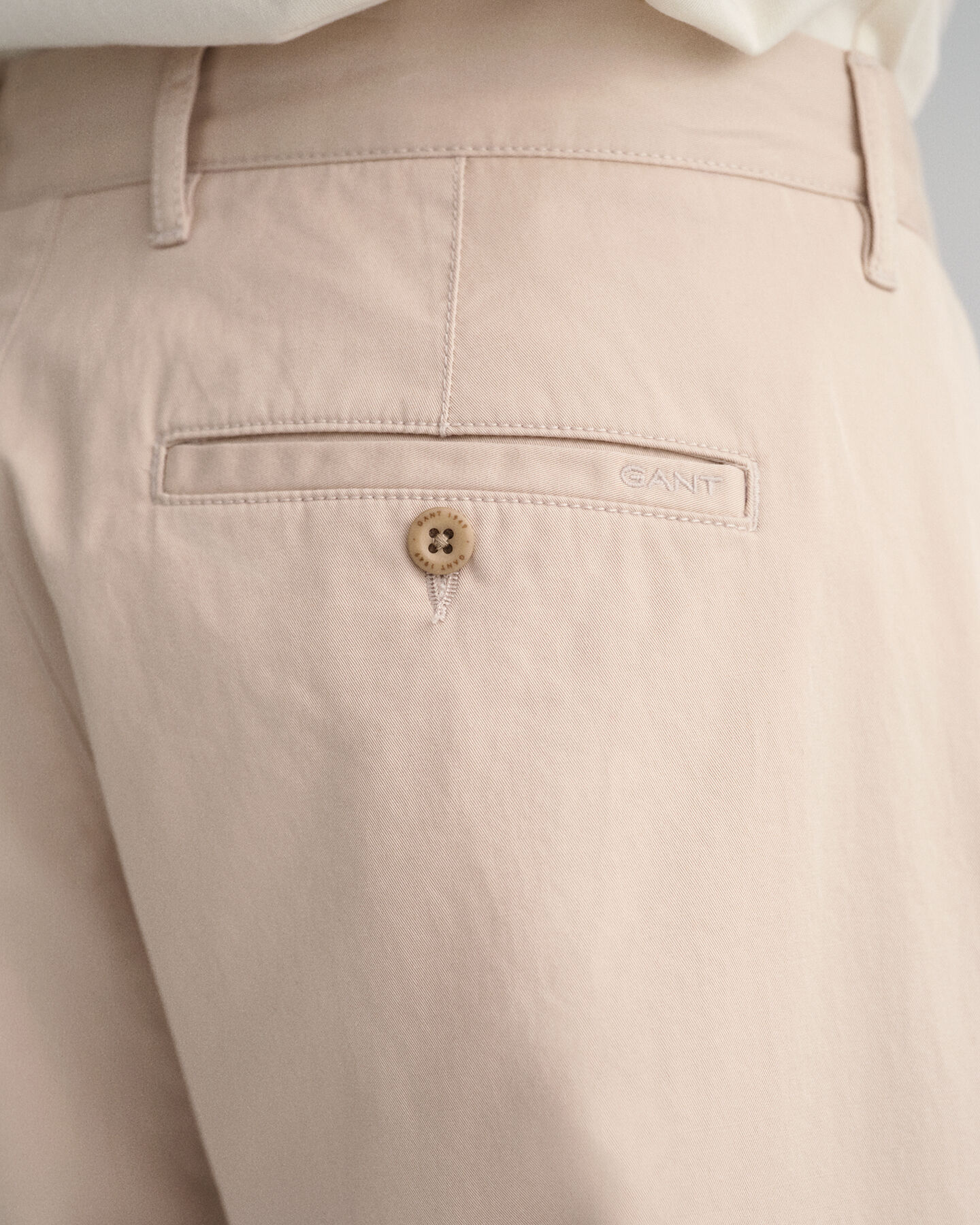 Slim Fit chino van keperstof met plooien