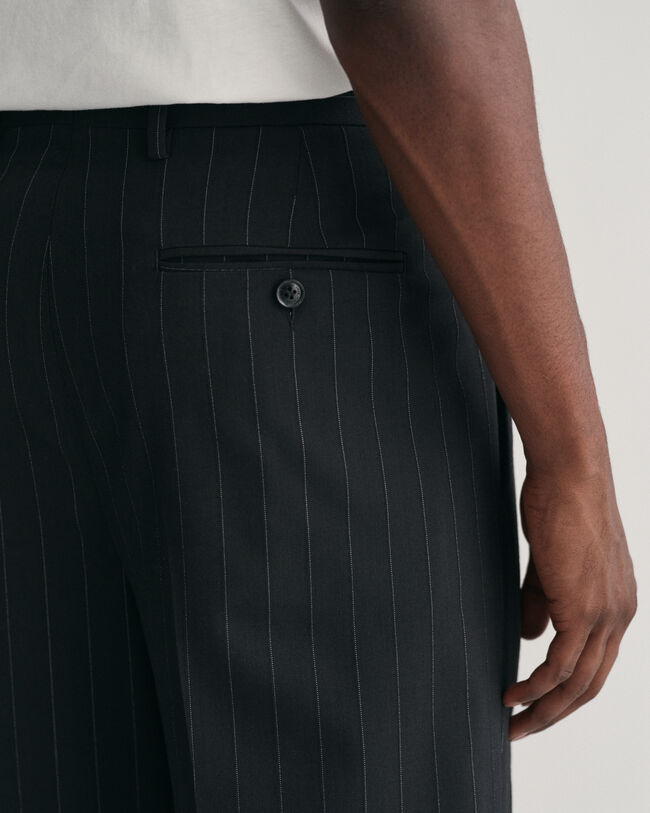 Kostuumbroek met plooien en krijtstreep