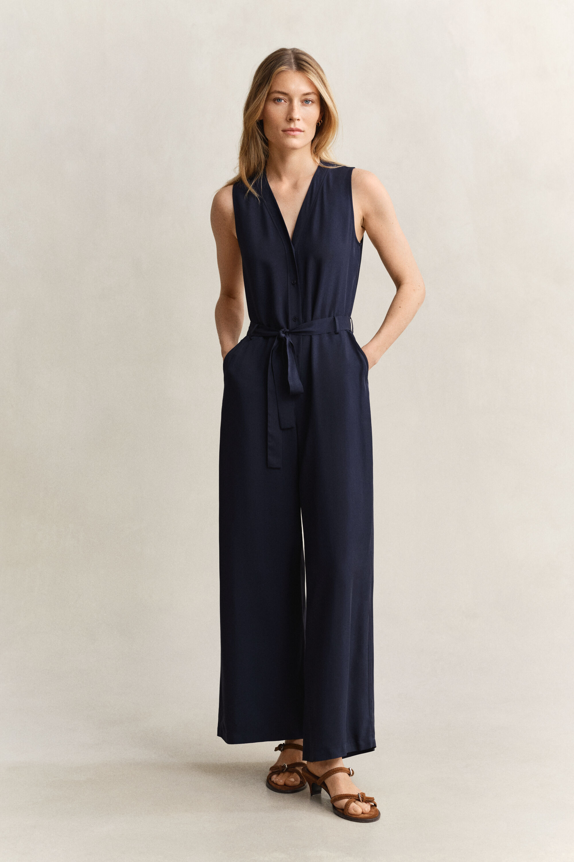Jumpsuit van keperstof met ceintuur