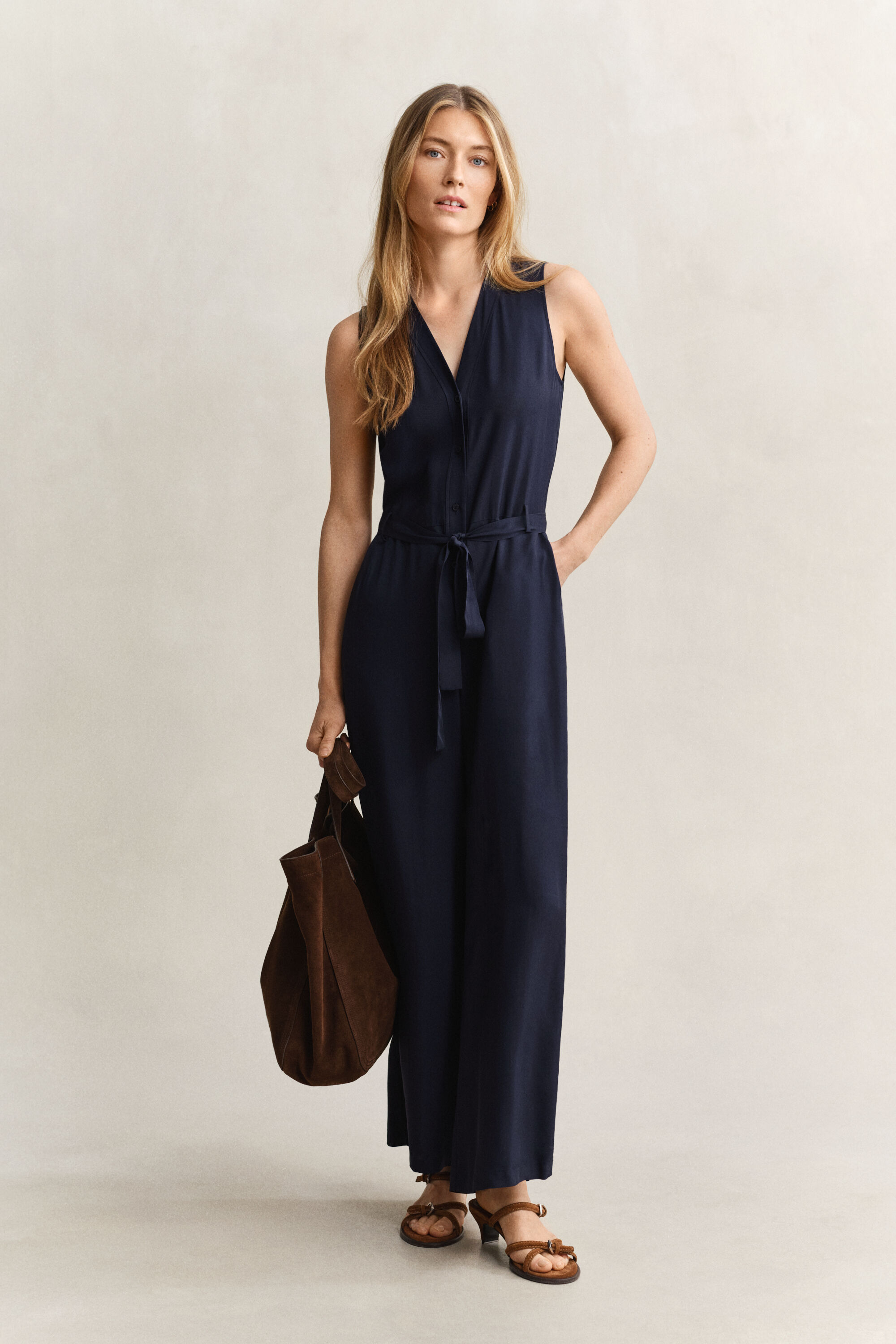 Jumpsuit van keperstof met ceintuur