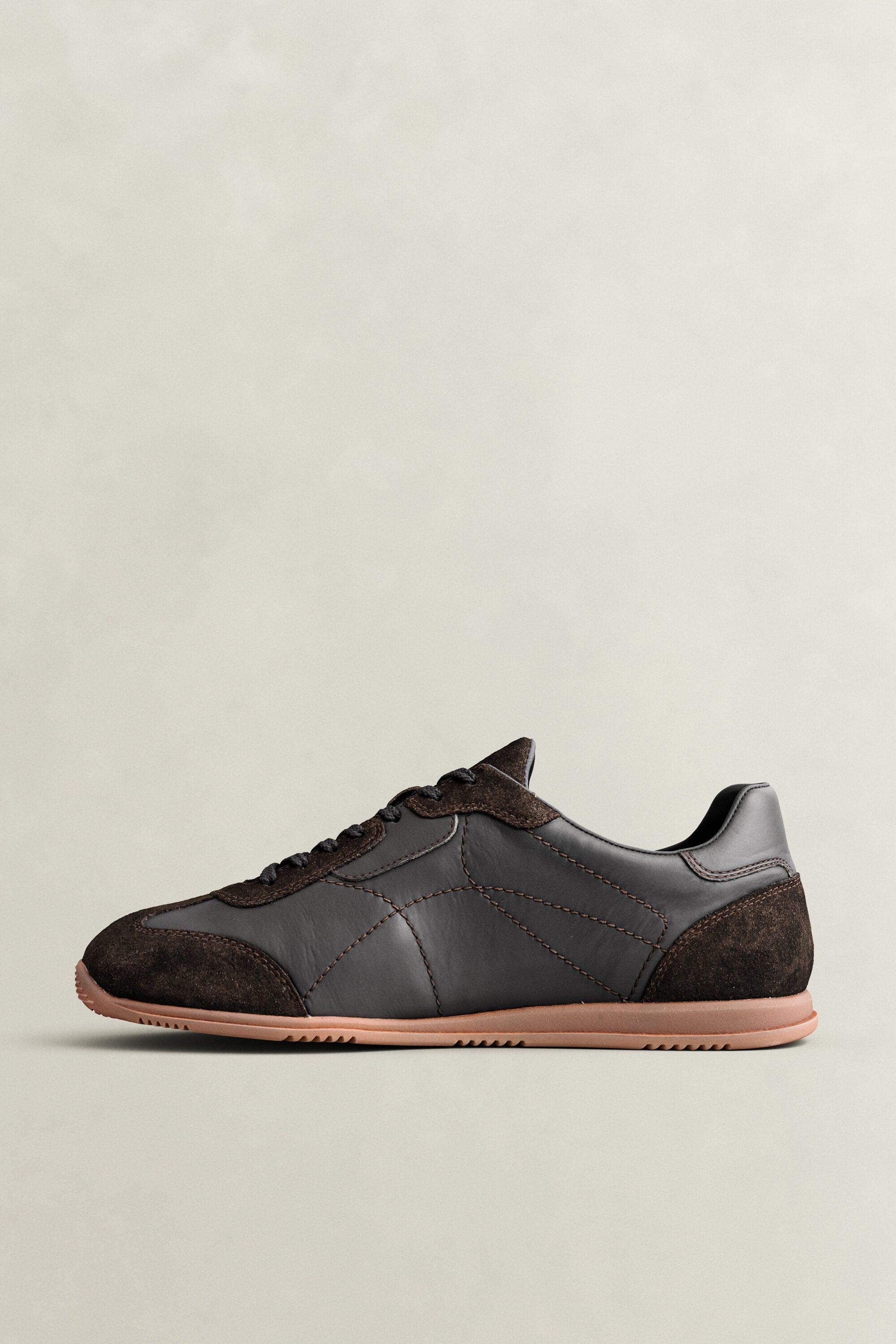 Spearclub suède sneakers