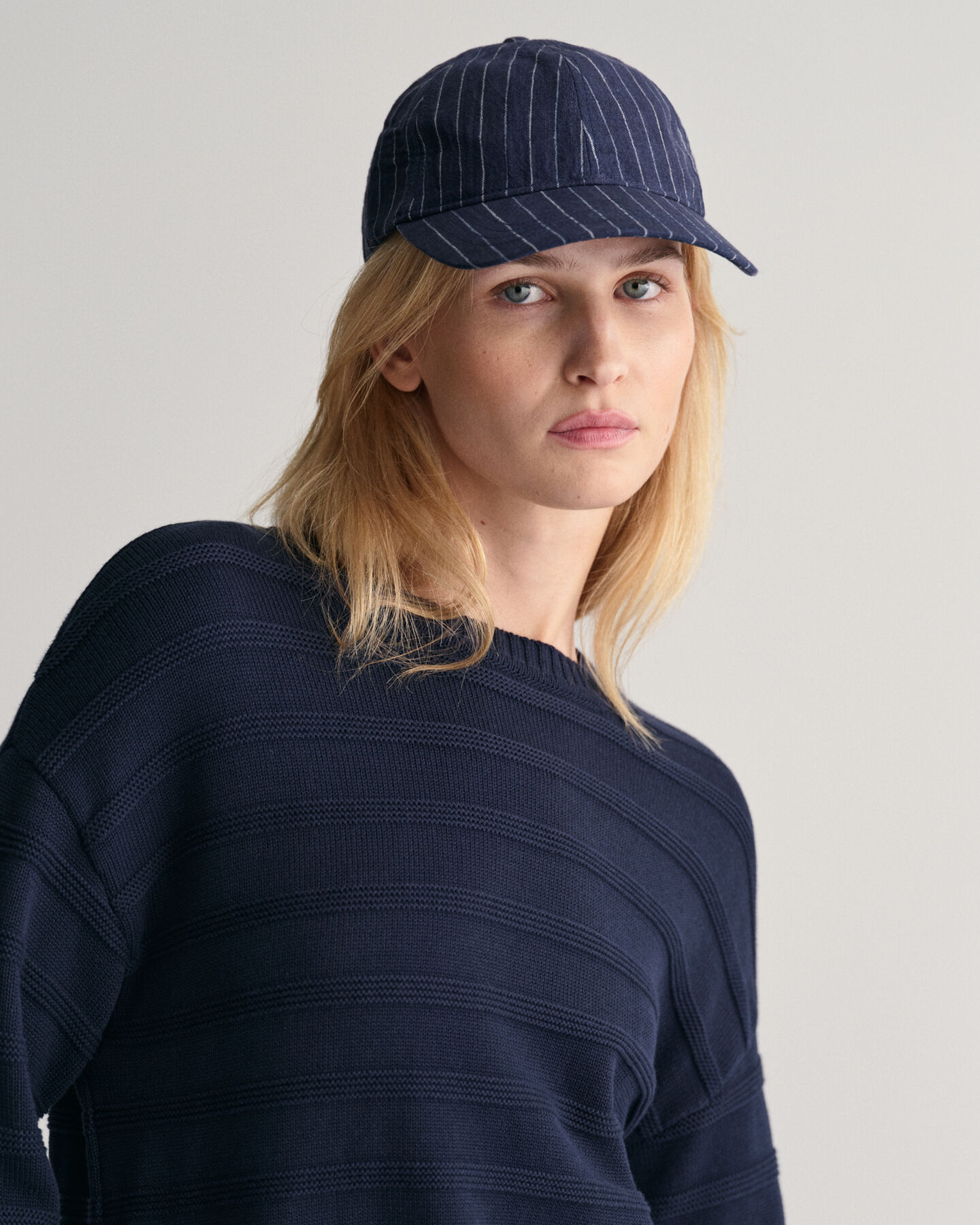 Ton sur ton gestreepte trui met ronde hals van katoen