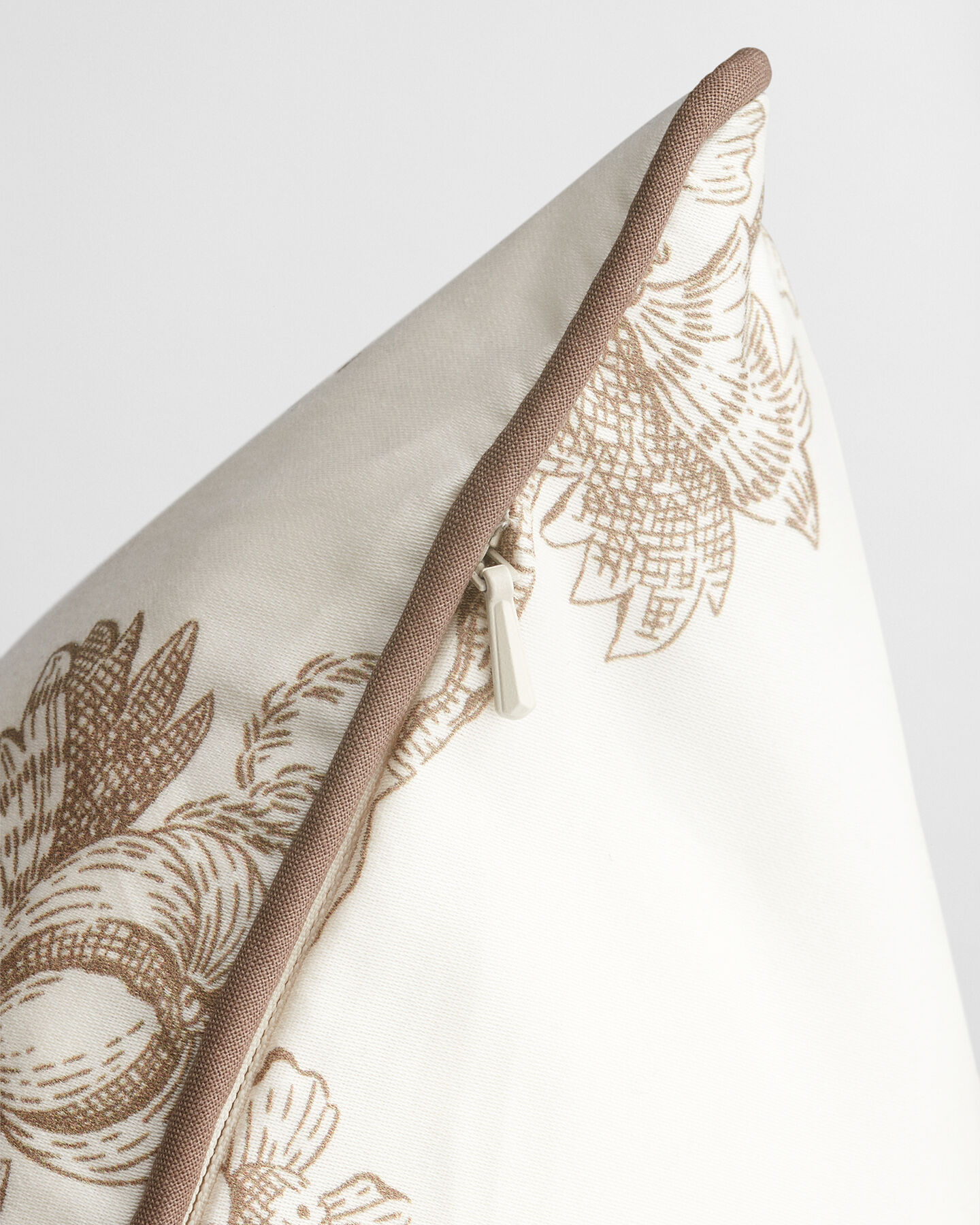 Satijnen kussenhoes met boomprint