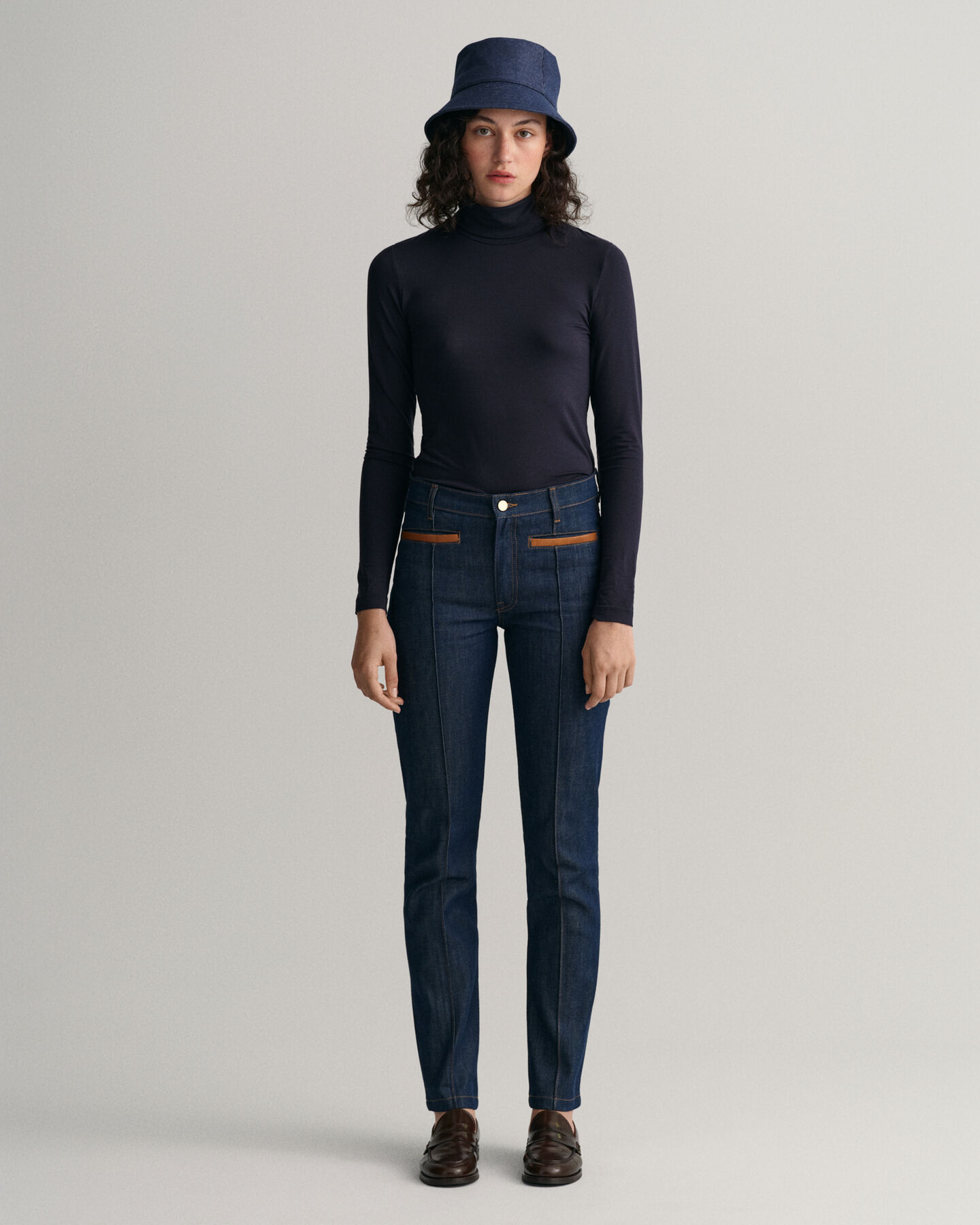 Slim Fit jeans met leren detail