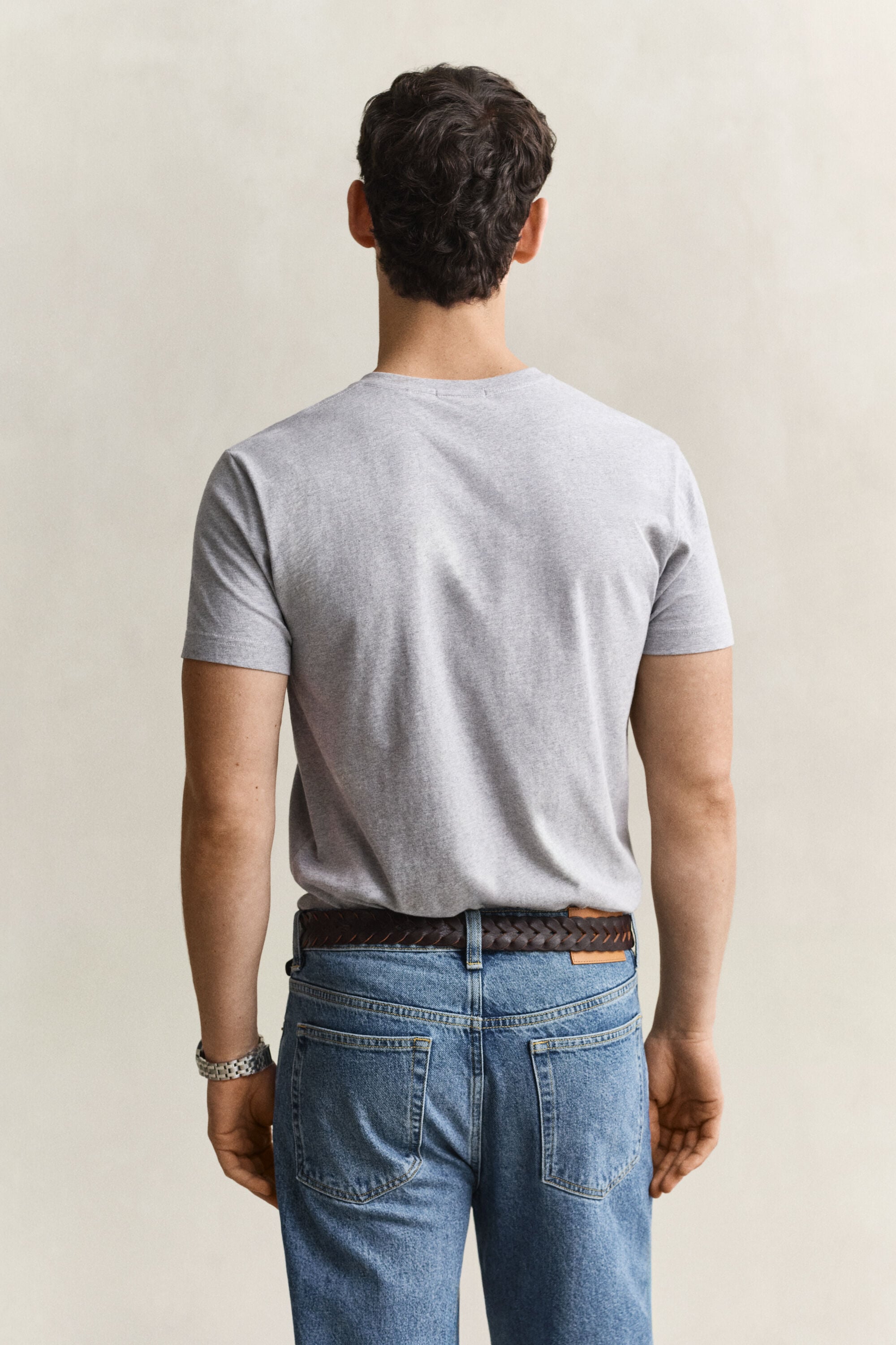 Slim Fit Shield T-shirt met V-hals
