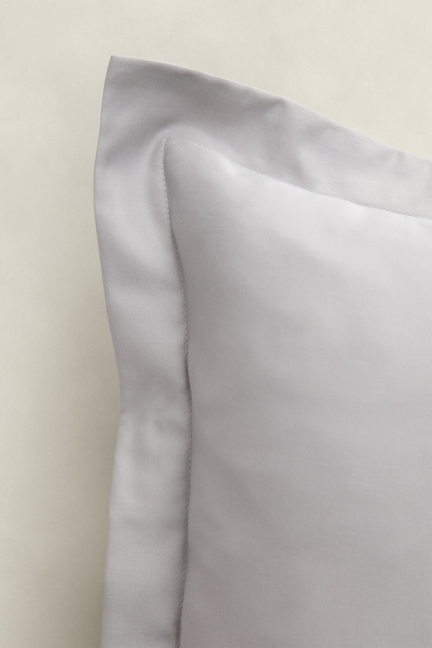 Satijnen kussensloop