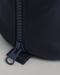 Teens Banner Shield toilettas