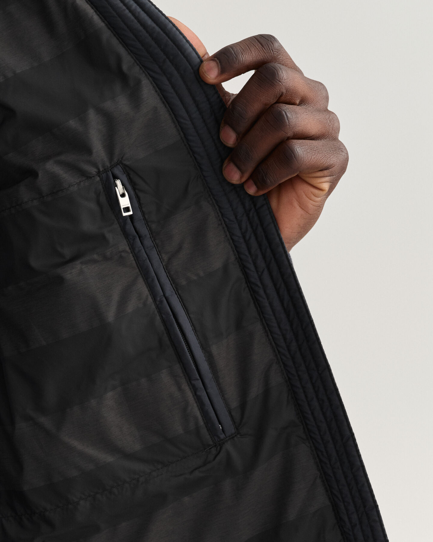 Lichte donsbodywarmer