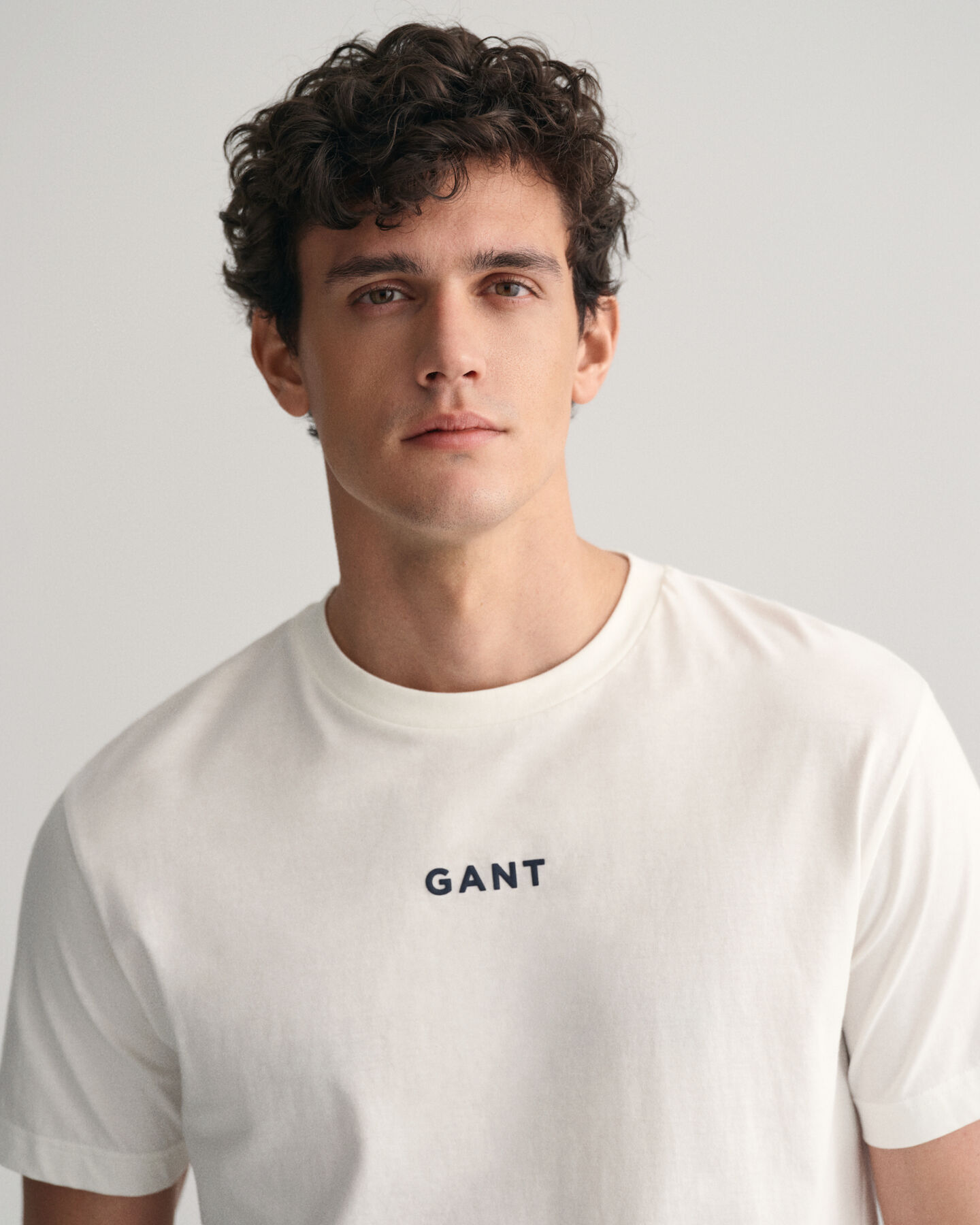 Contrast T-shirt met klein GANT-logo