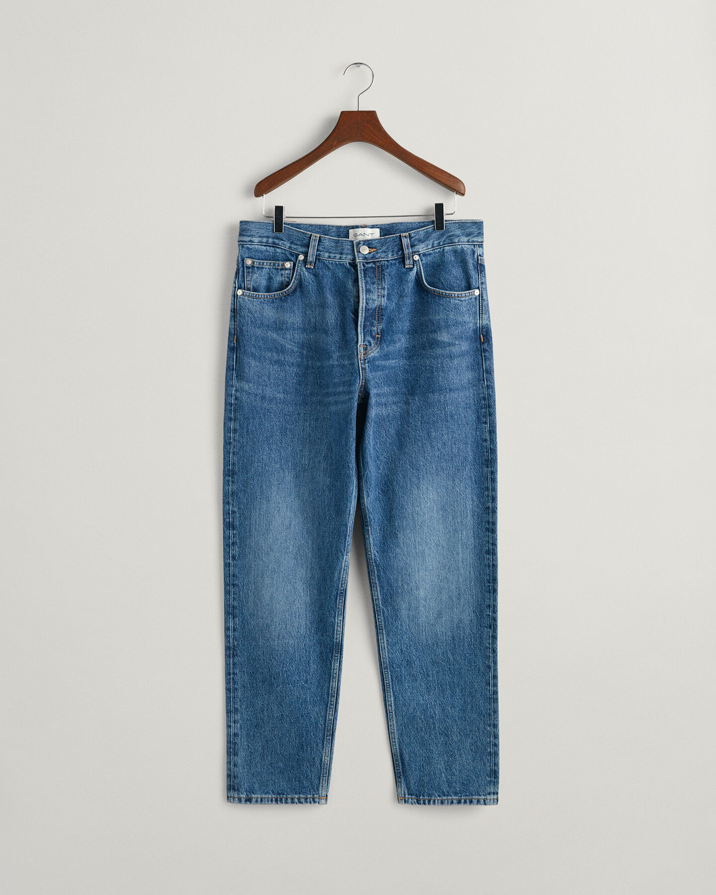 Relaxed Fit jeans met taps toelopende pijpen