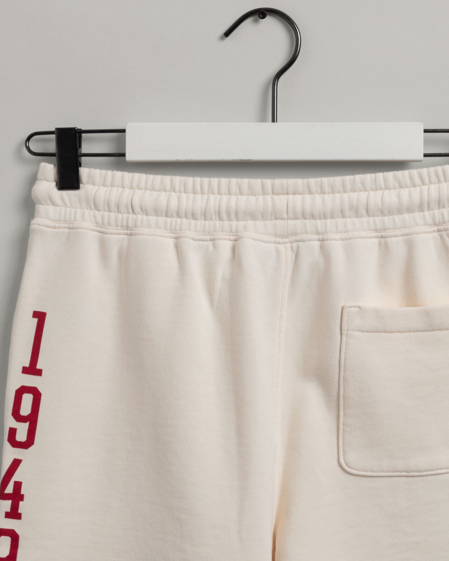 Retro Flag Logo short