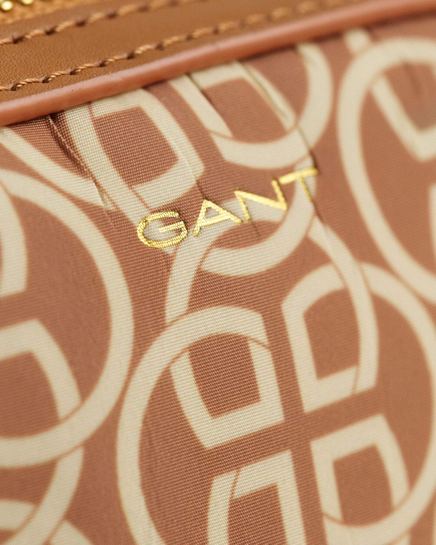 G Patterned make-uptas