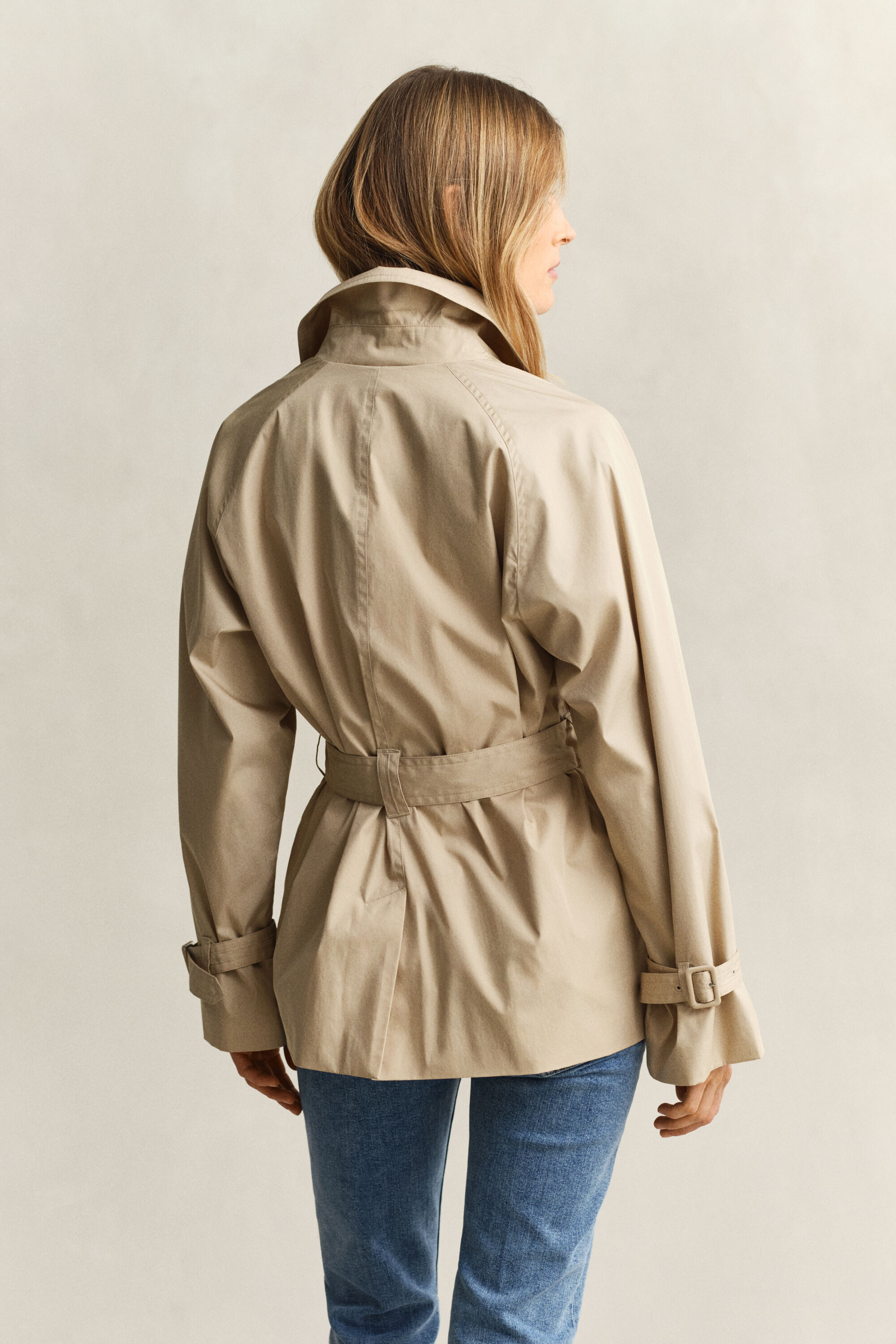 Lichtgewicht korte trenchcoat