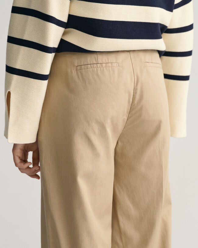 Relaxed Fit Turn-Up chino