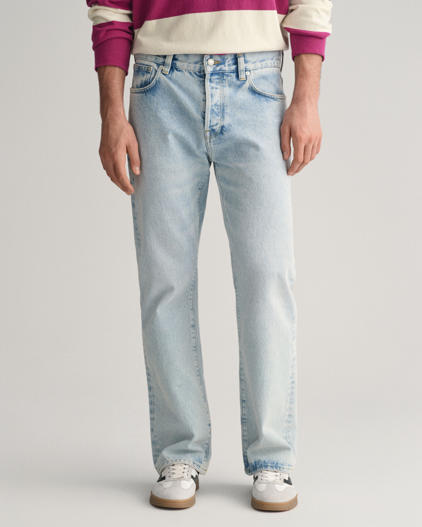 Loose Fit Light Washed jeans