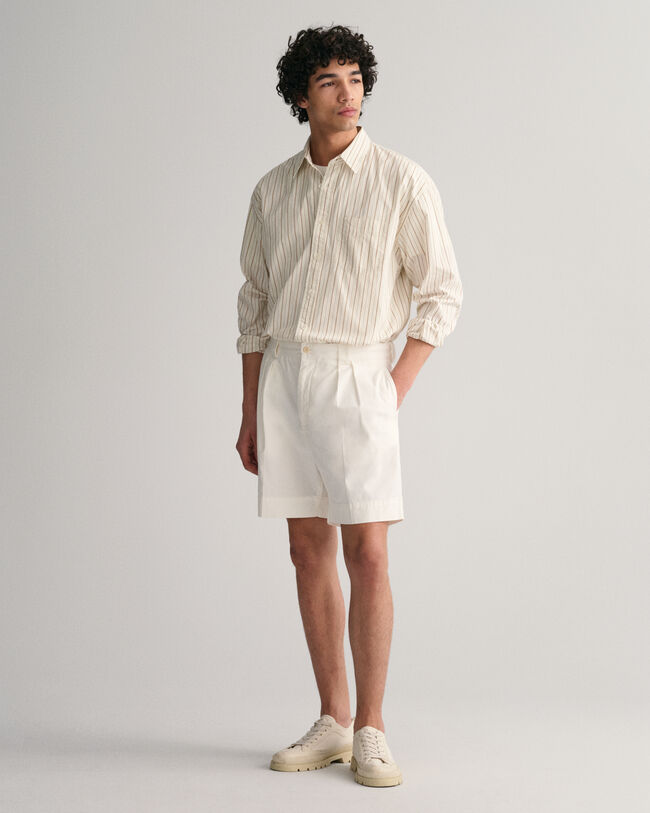 Chinoshort van keperstof met plooien