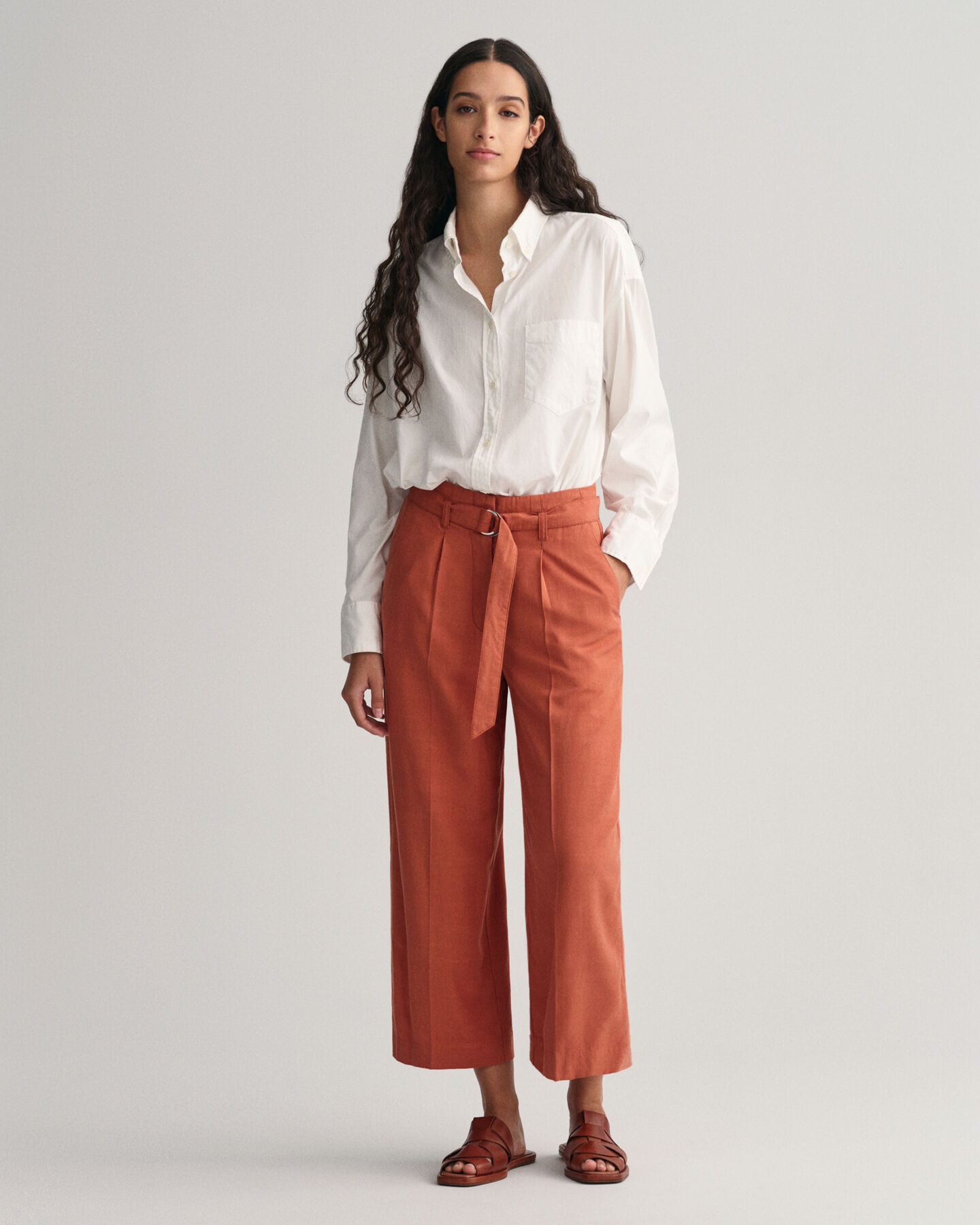 Cropped broek met wijde pijpen en ceintuur