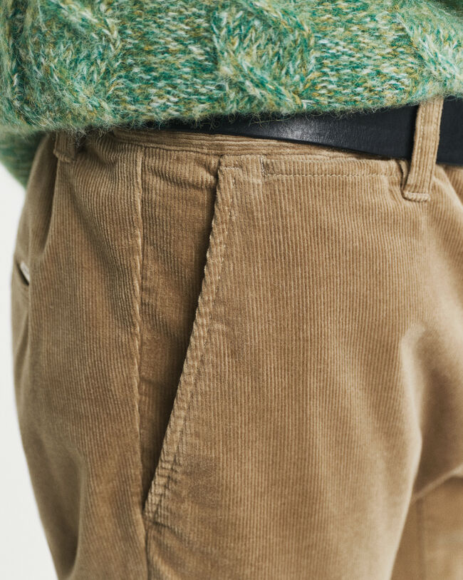 Slim Fit corduroy chino
