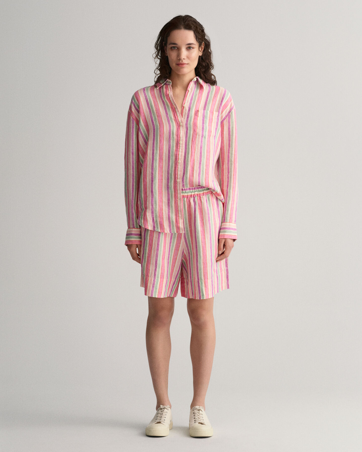 Pull-On short van linnen met kleurige strepen