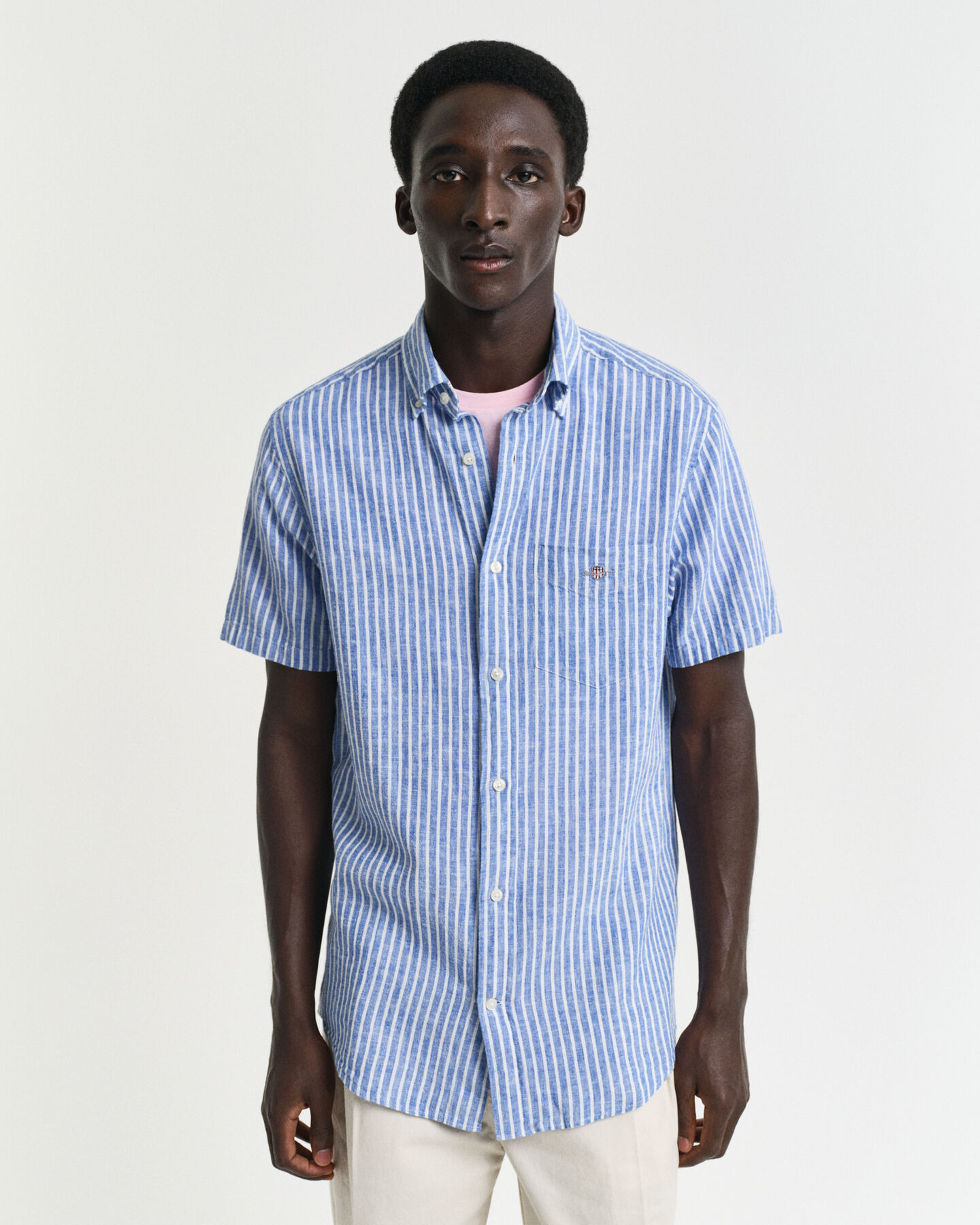 Regular Fit gestreept overhemd met korte mouwen van katoen en linnen