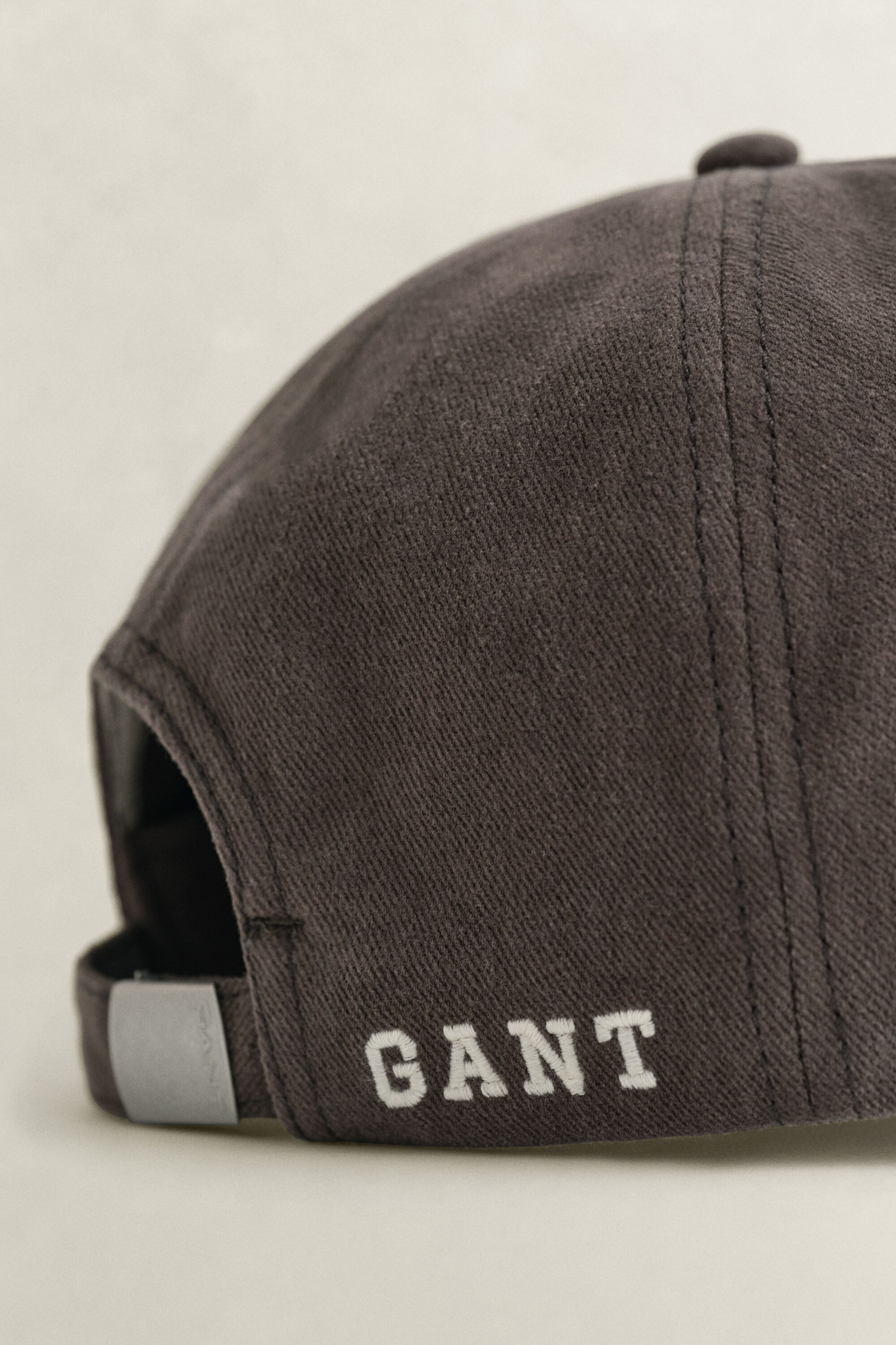 Moleskin pet met G-badge