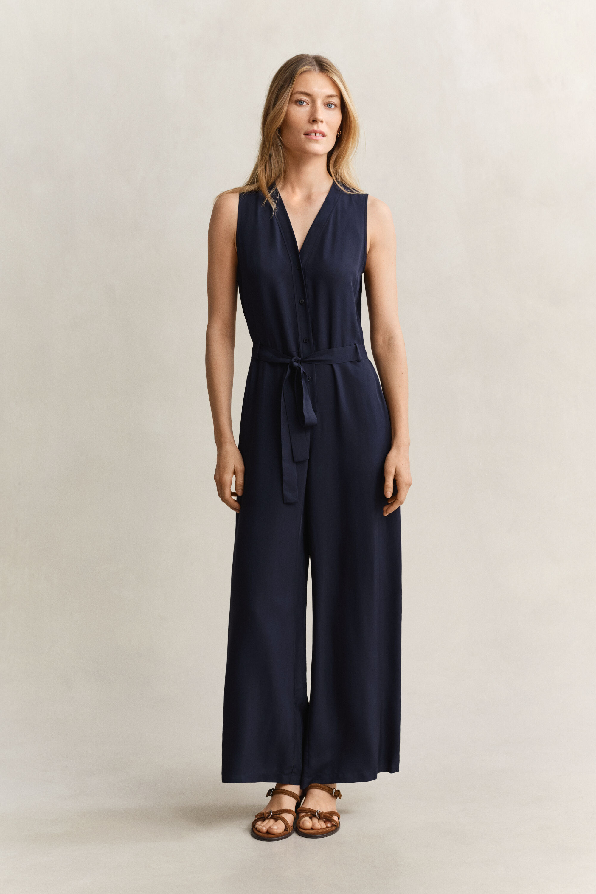 Jumpsuit van keperstof met ceintuur