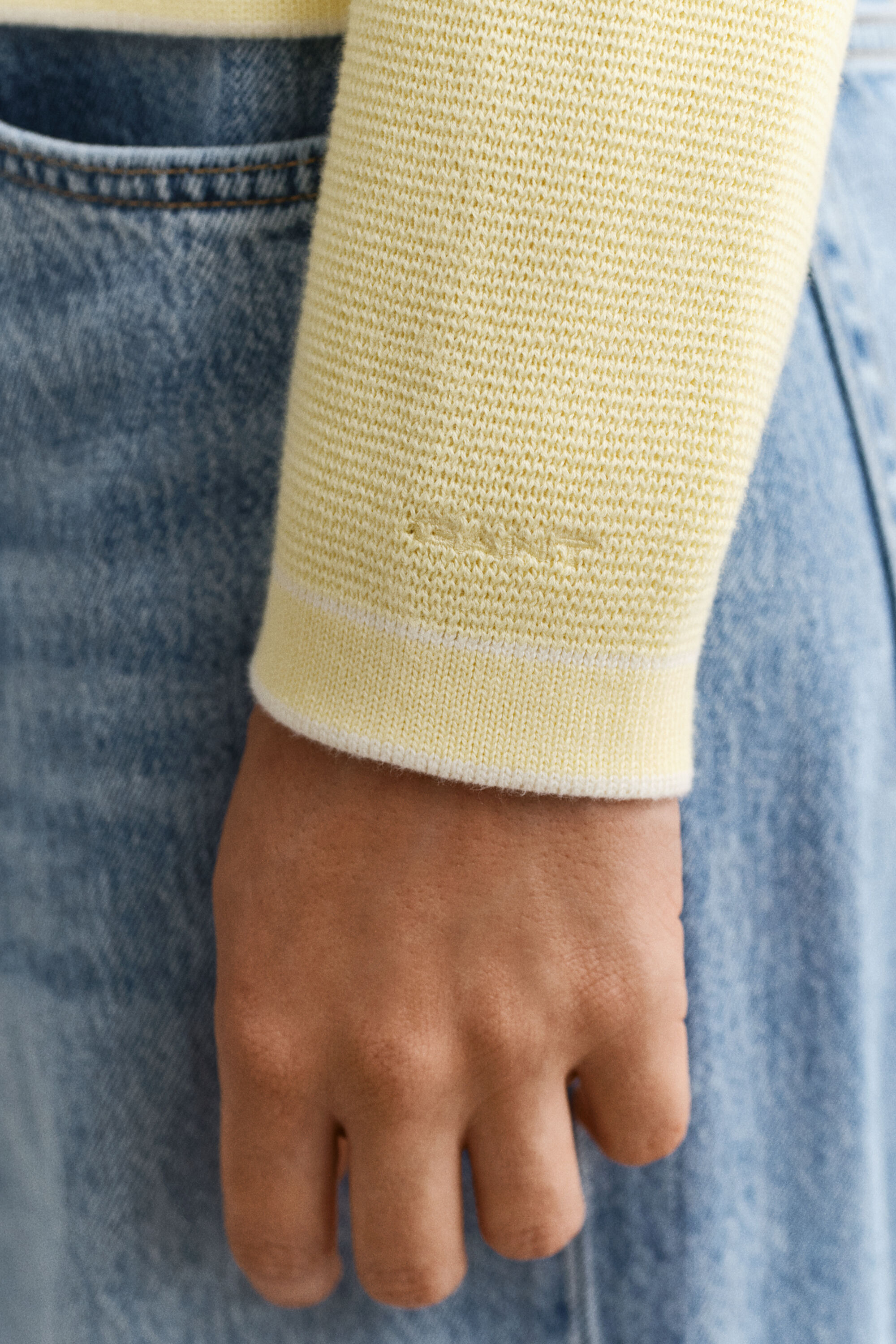 Gebreid jasje van katoen