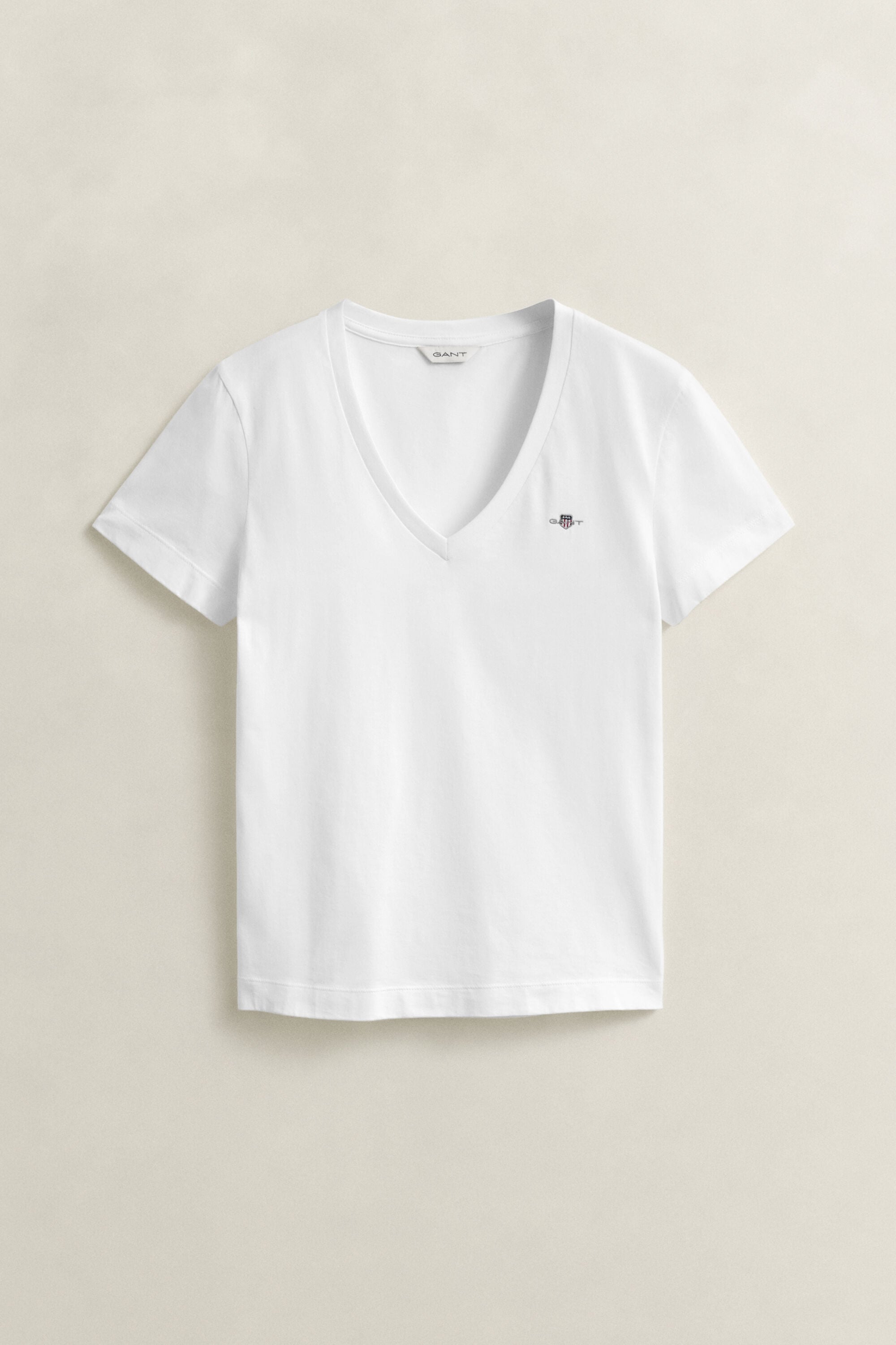 Shield T-shirt met V-hals