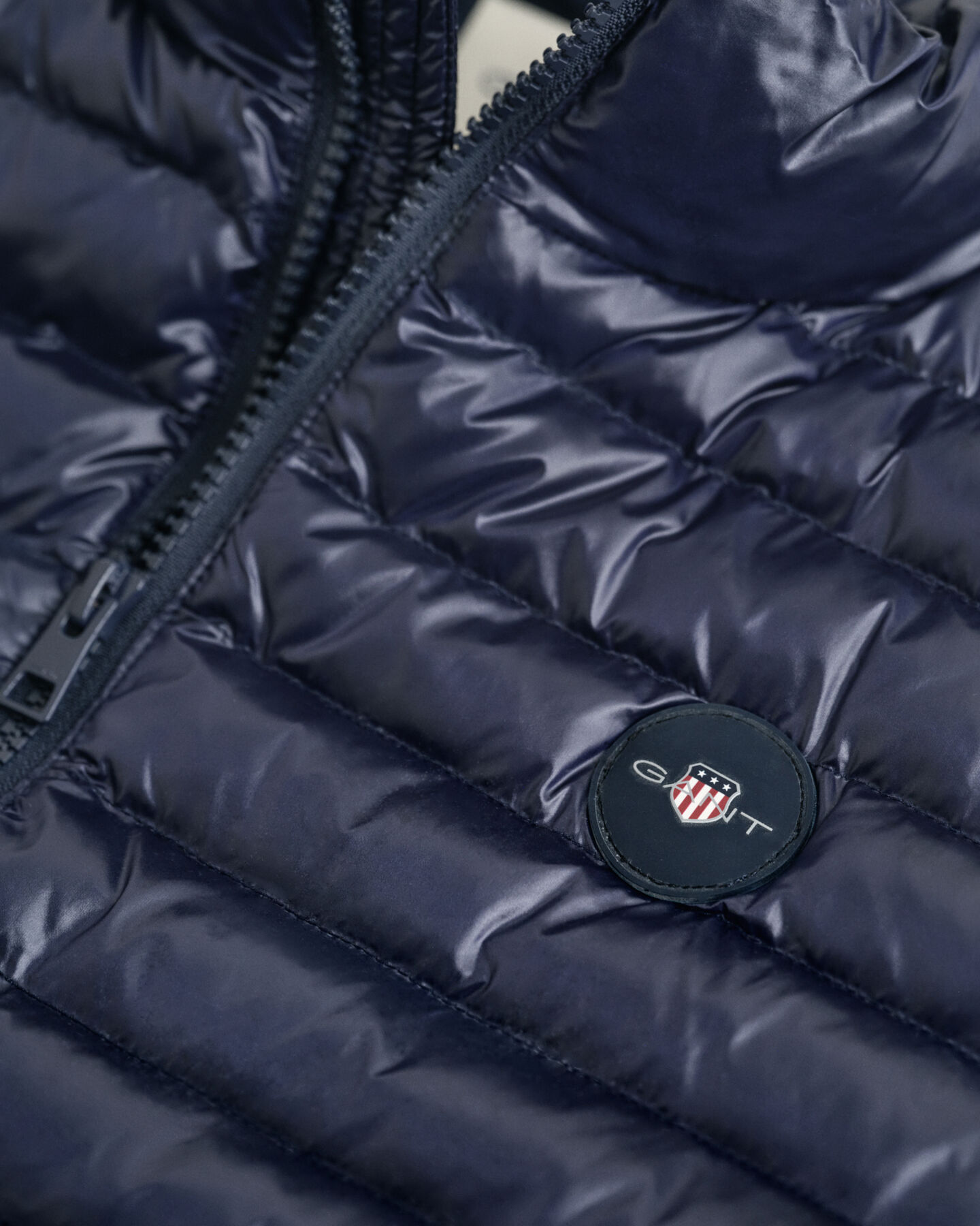 Teens glanzende lichtgewicht bodywarmer met wattering