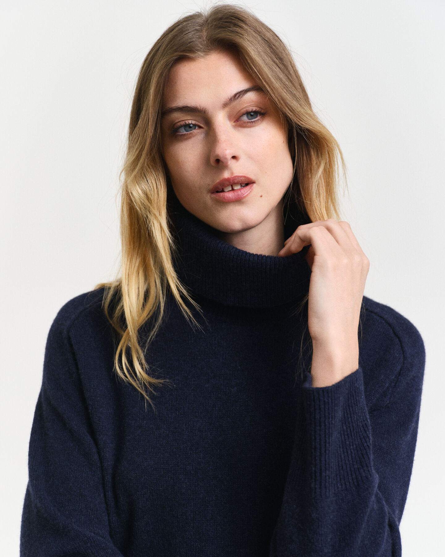 Jurk met col en visgraatmotief