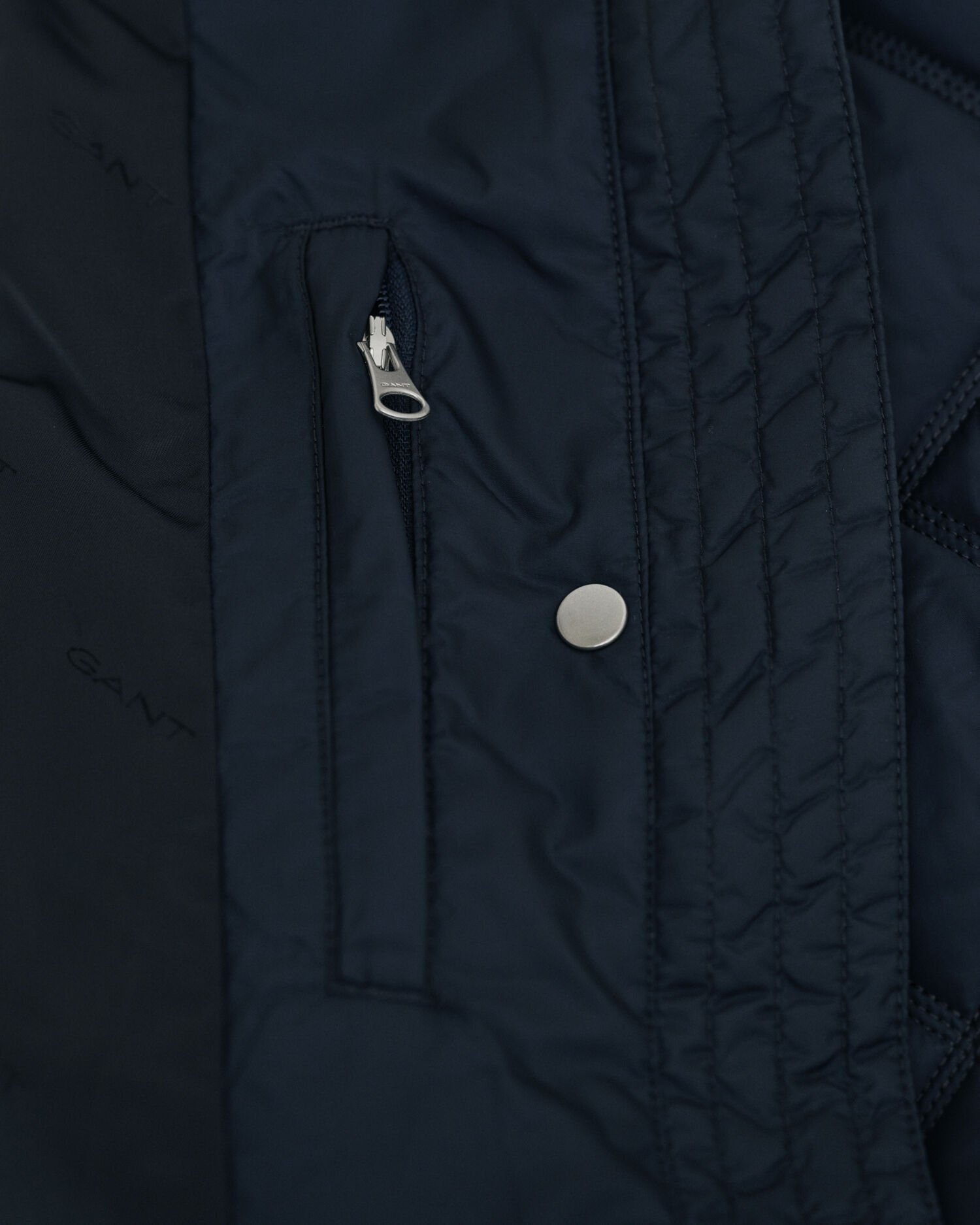 Gewatteerde jas met corduroy details