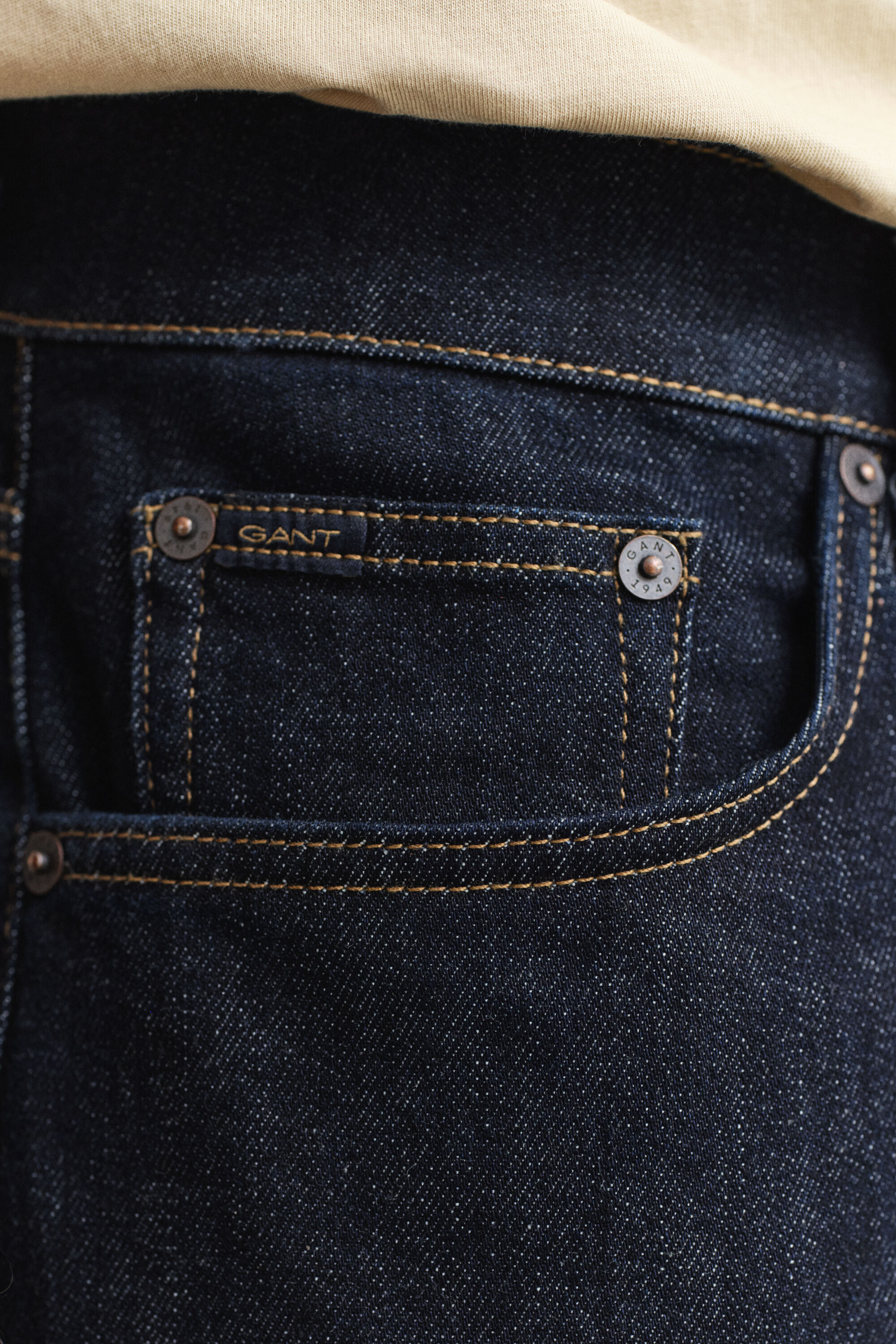 Regular Fit Clean Wash jeans