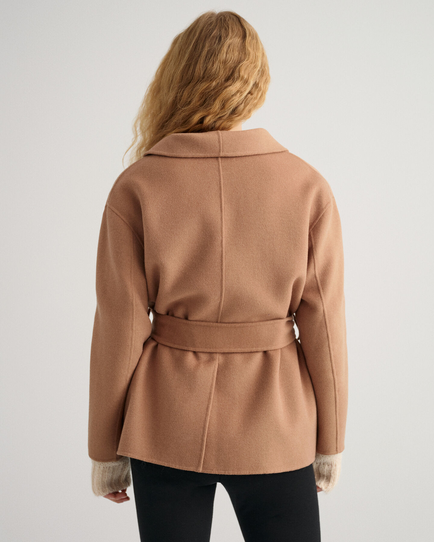 Met de hand gestikte blazer met ceintuur