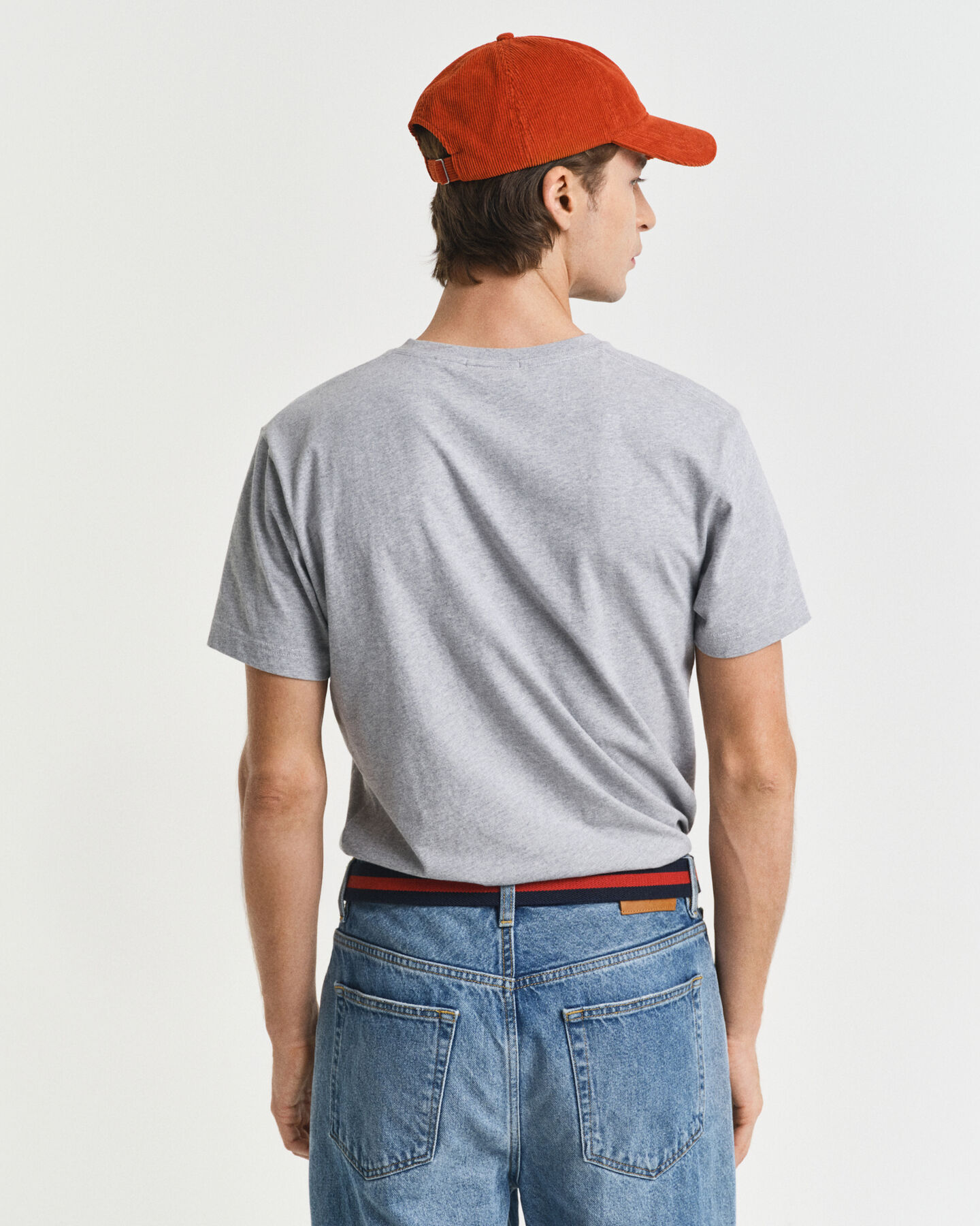 Slim Fit Shield T-shirt met V-hals