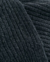 Gebreide sjaal van fijne wol