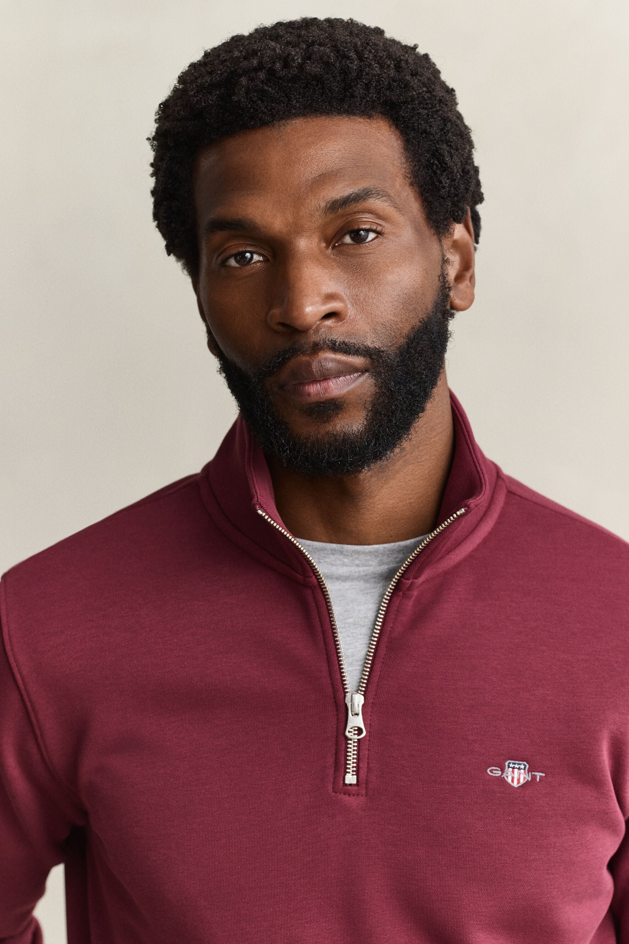 Shield sweatshirt met korte rits