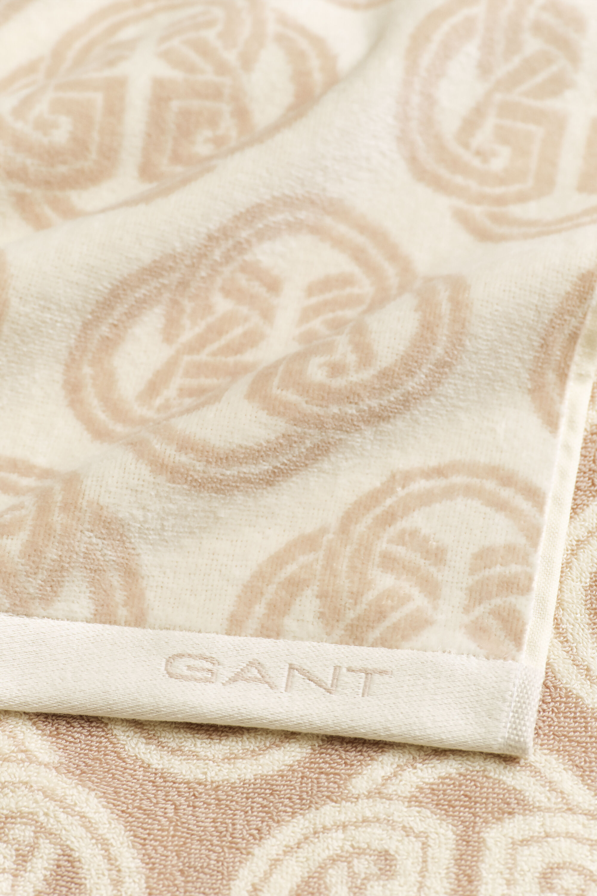 Monogram handdoek 70 x 140 cm