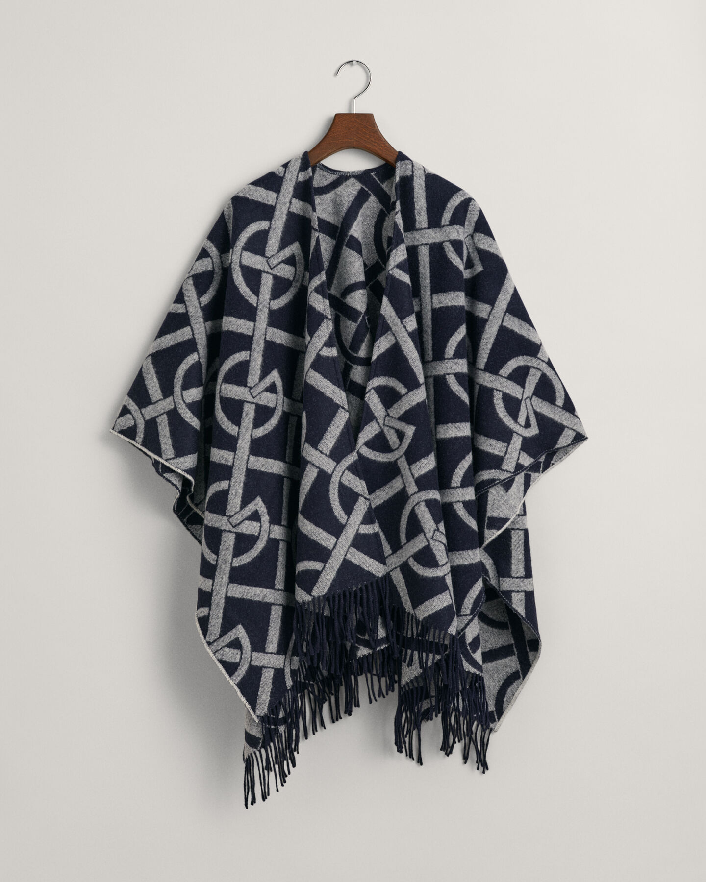 G Patterned poncho