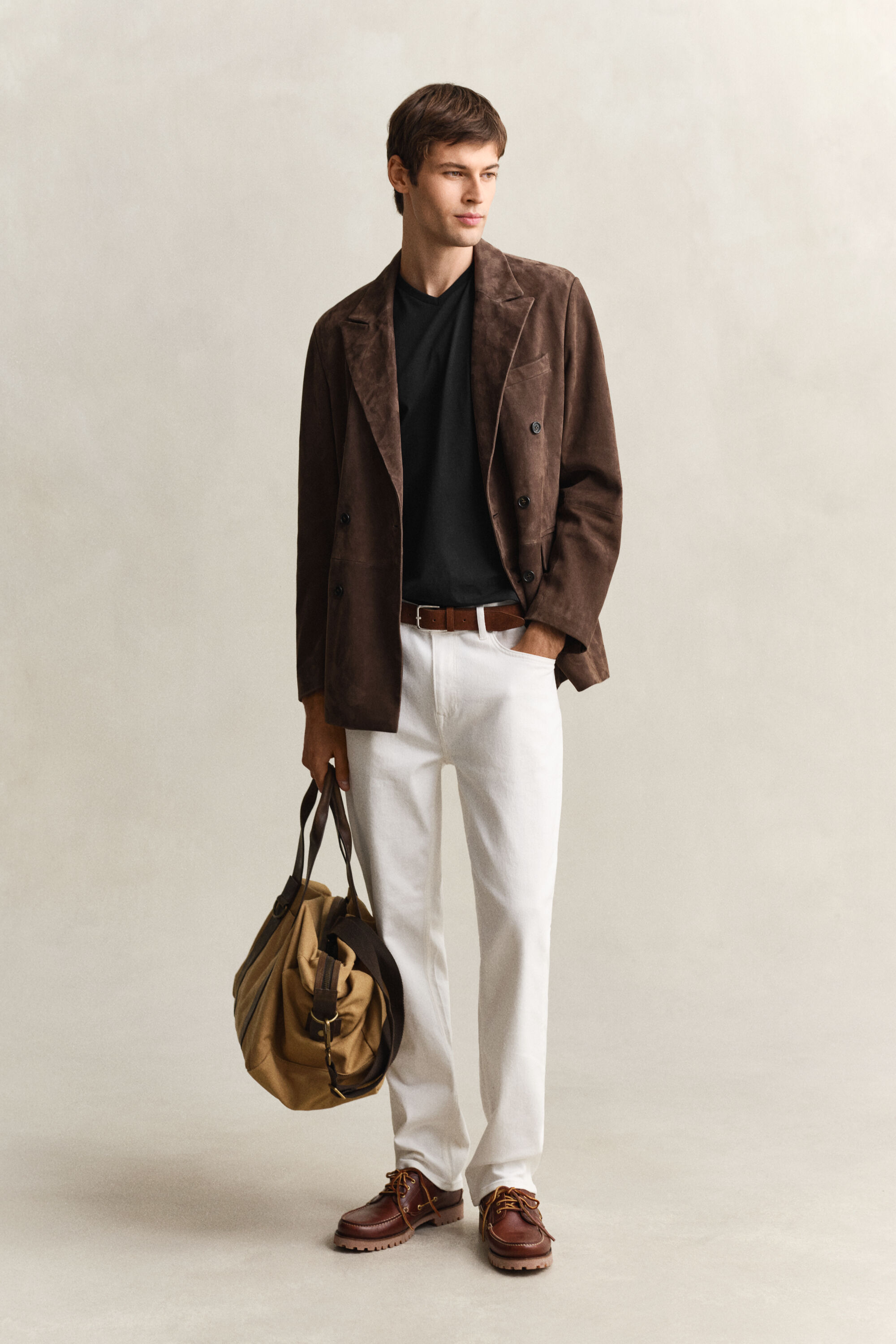 Slim Fit Shield T-shirt met V-hals