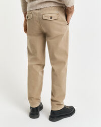 Regular Fit Surplus chino met taps toelopende pijpen