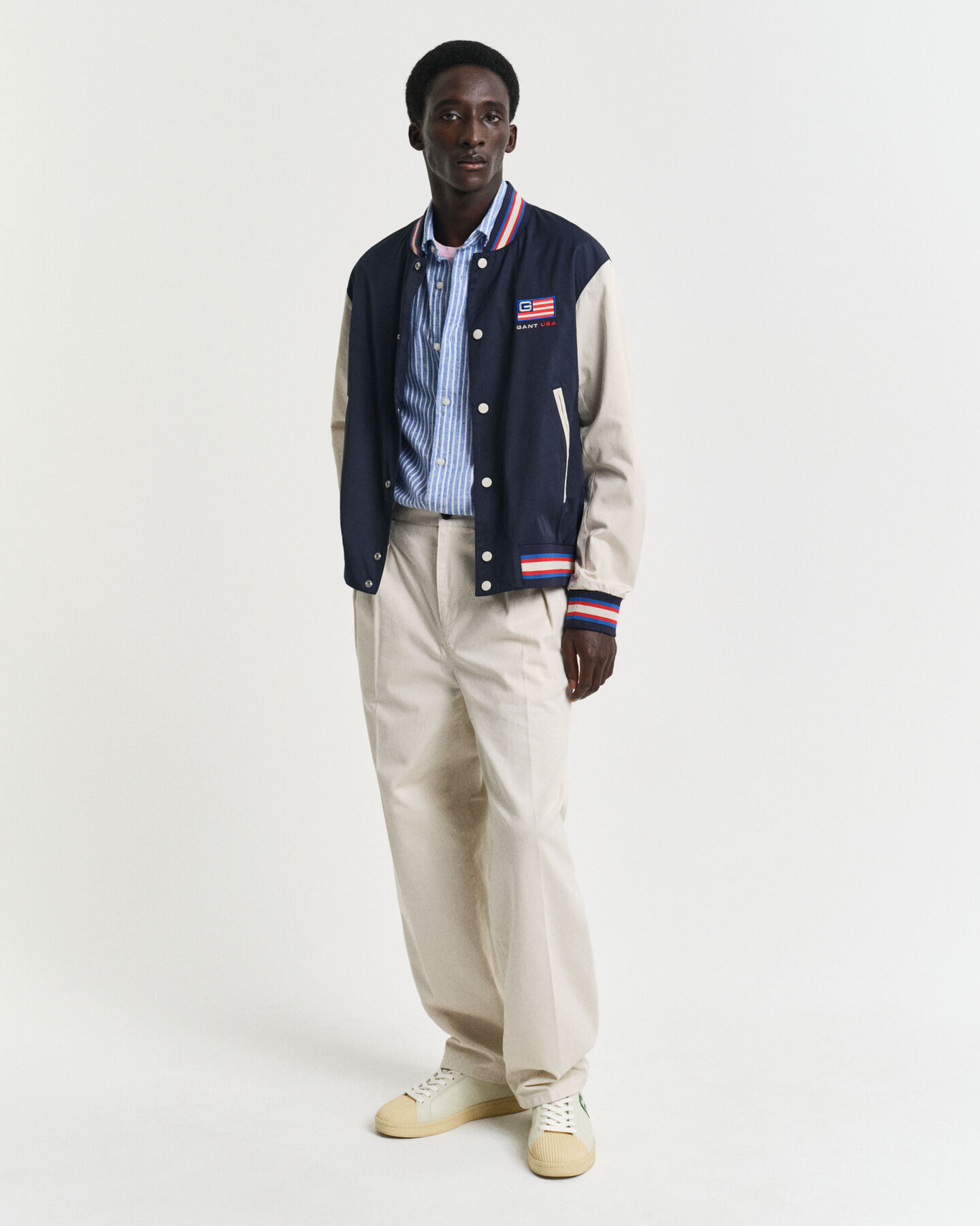 Regular Fit gestreept overhemd met korte mouwen van katoen en linnen