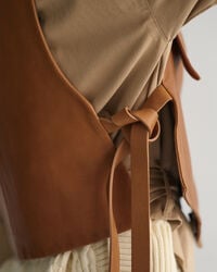 Leren bodywarmer met losse vorm