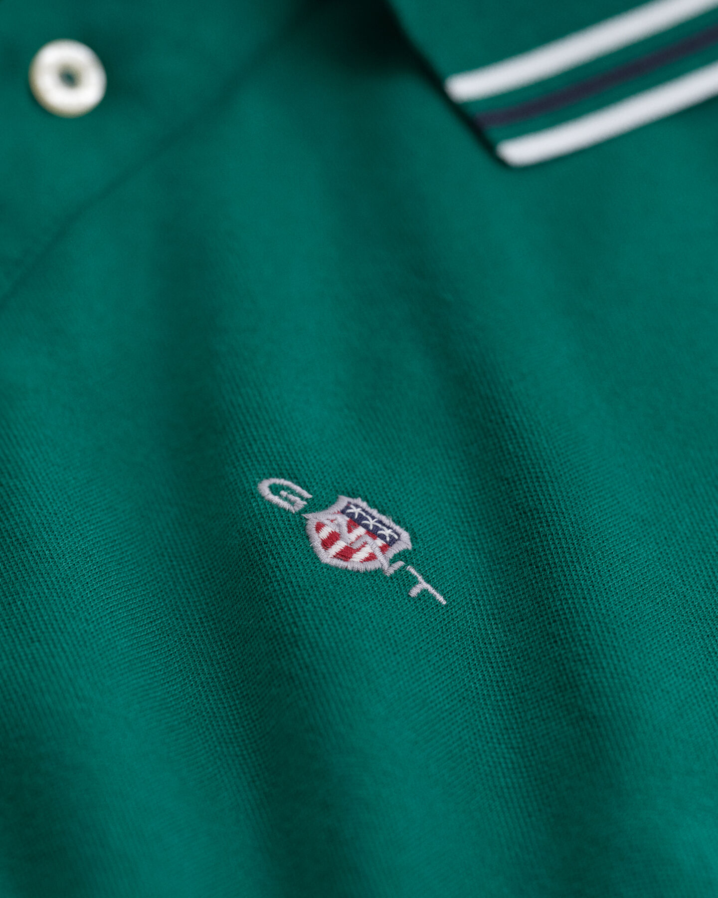 Poloshirt met biesje langs de kraag