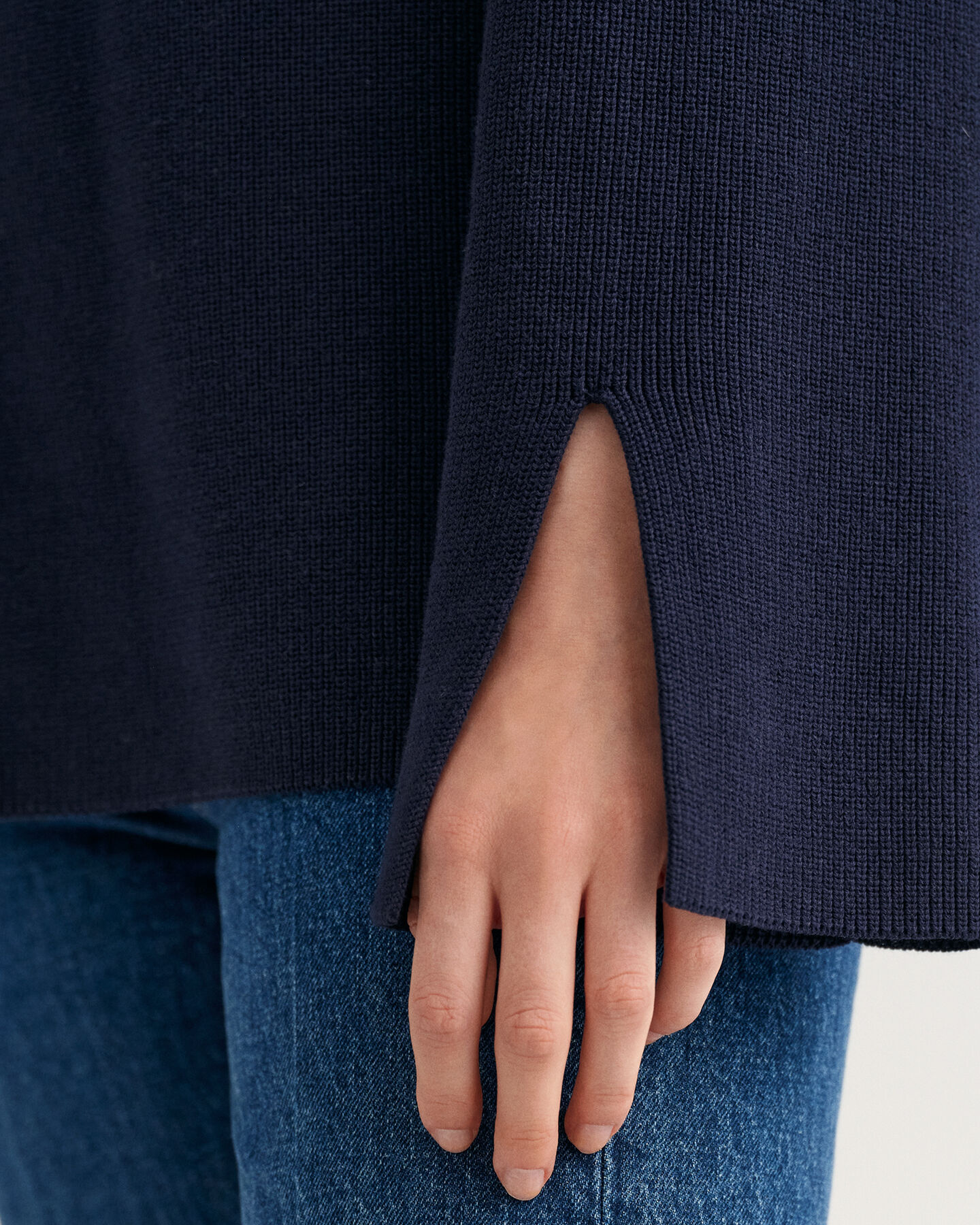 Geribde trui met halve col