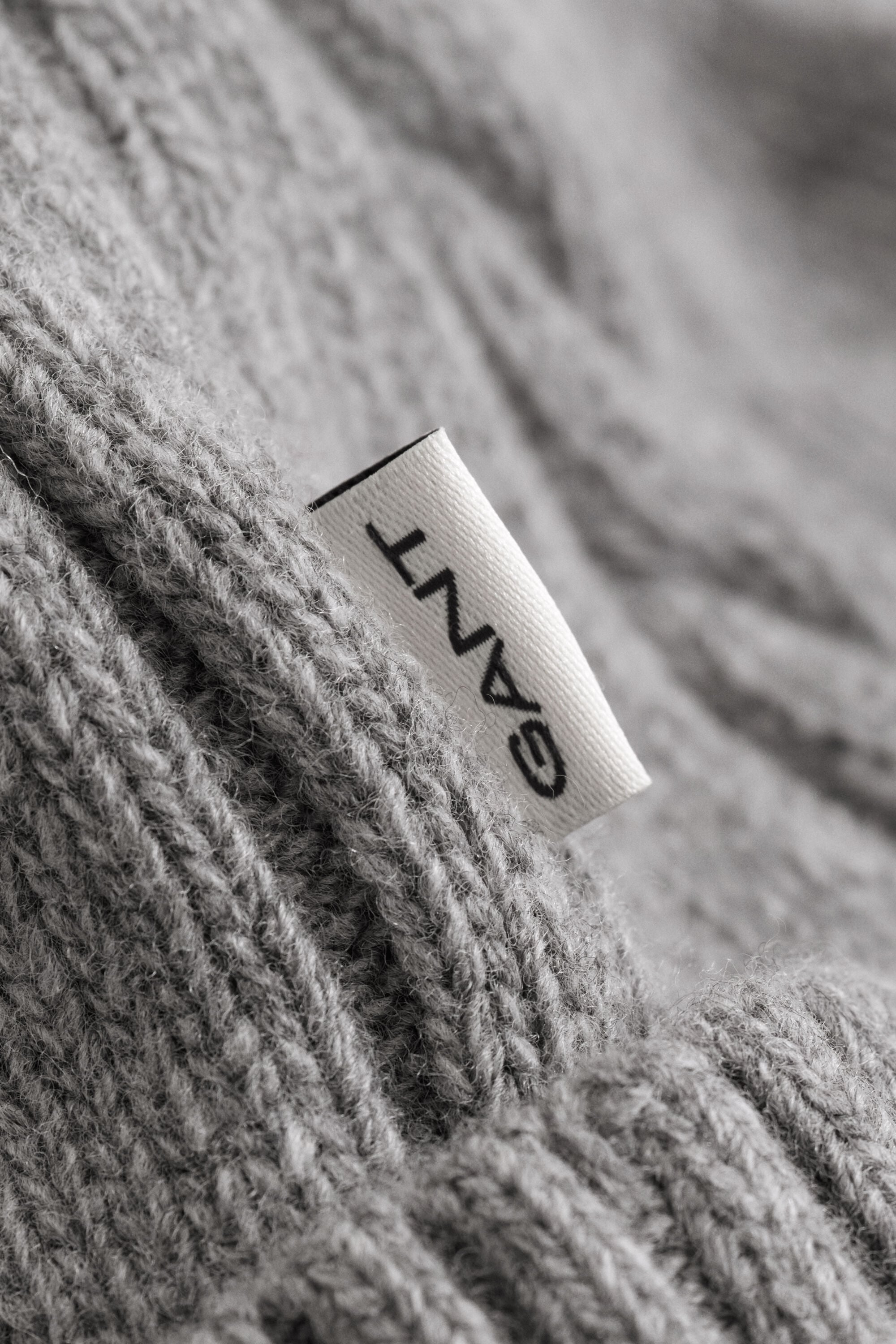 Lamswollen beanie met kabelpatroon