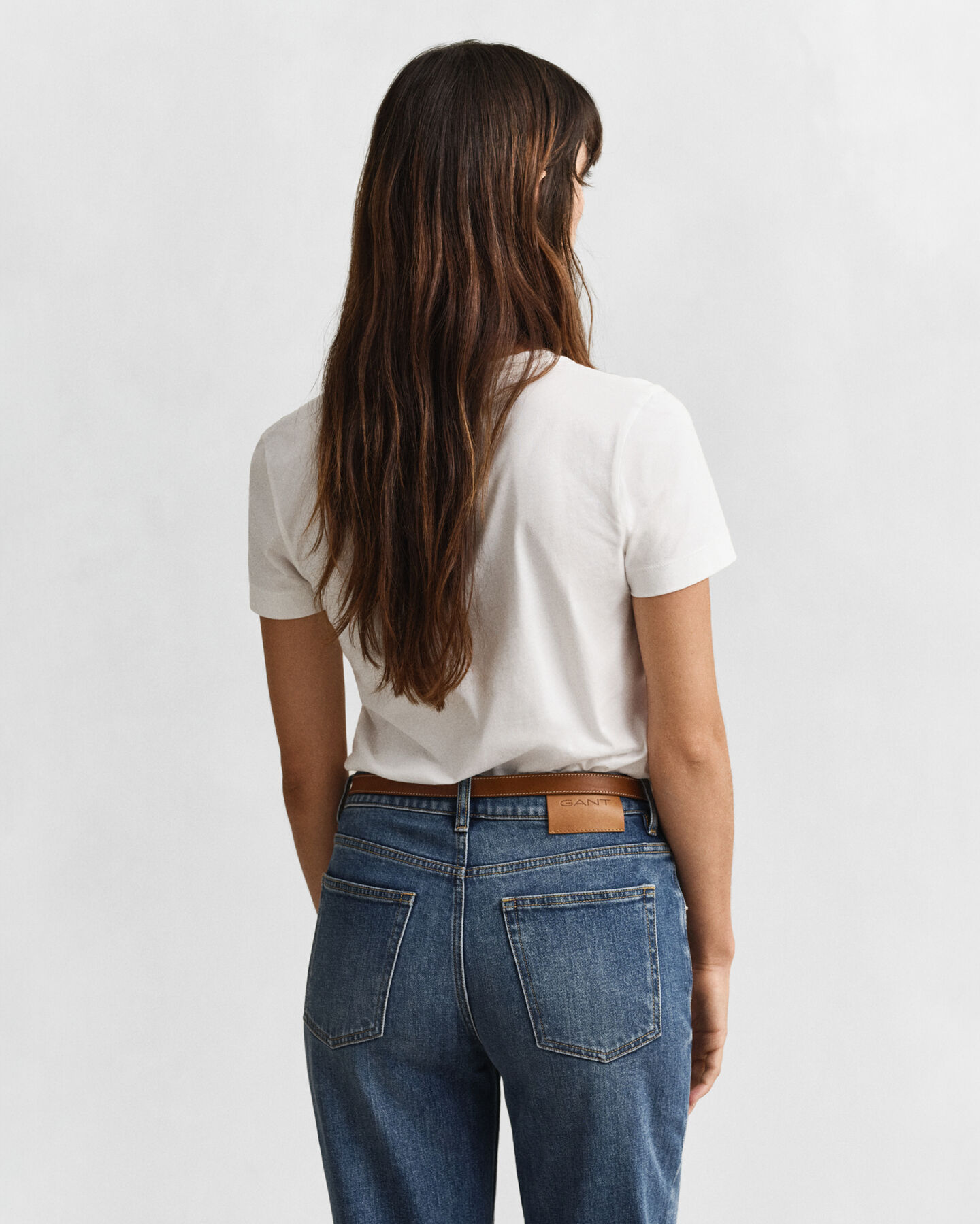 Shield T-shirt met V-hals